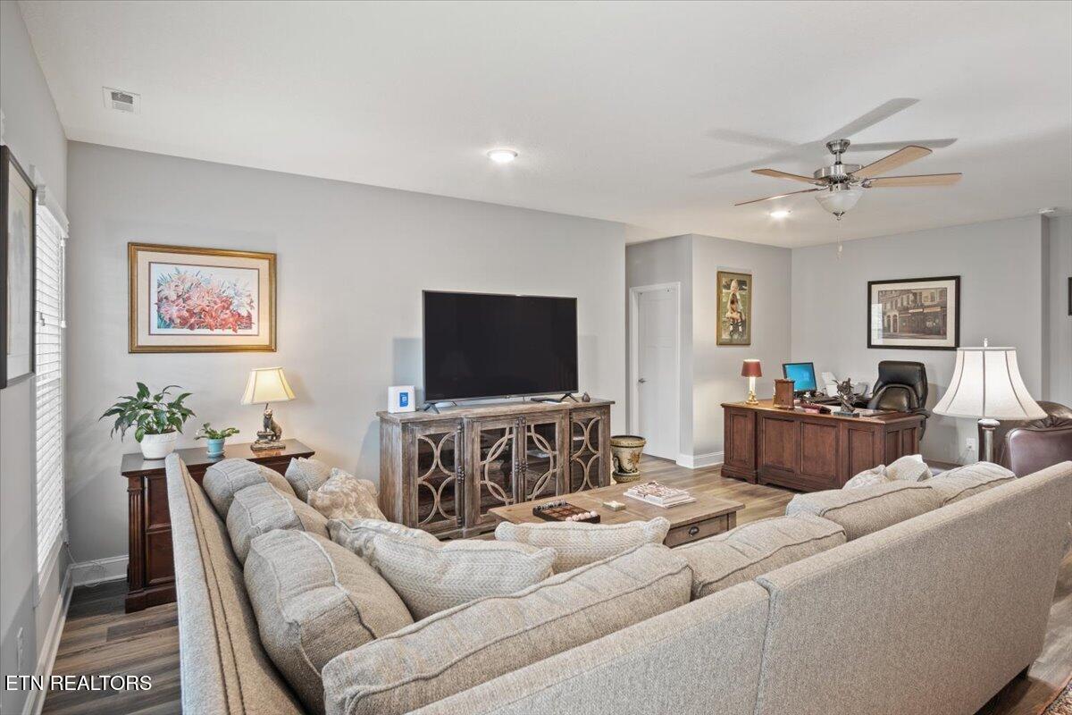 10511 Club Car Lane Property Photo 20