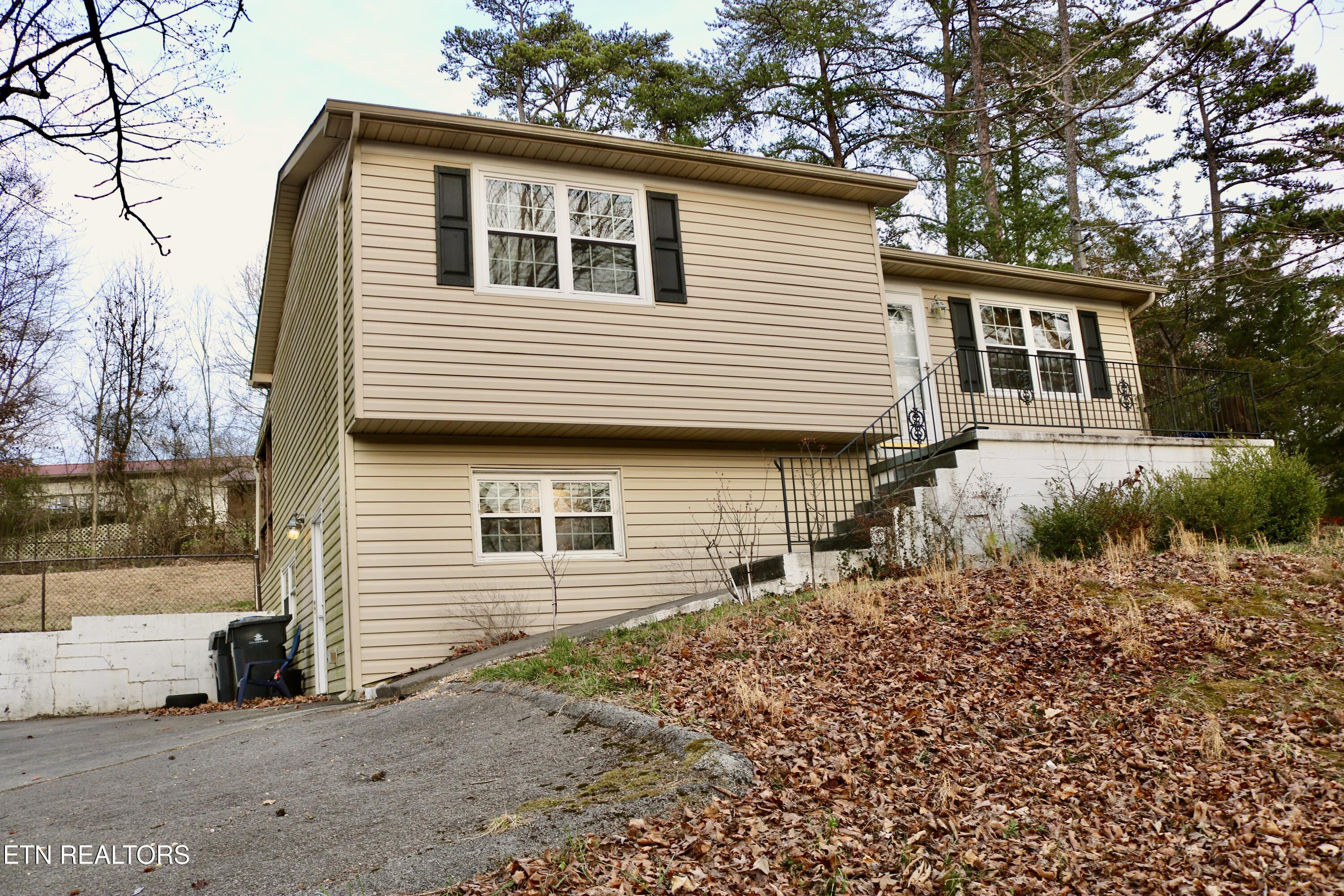 2400 Woods Smith Rd Property Photo 2