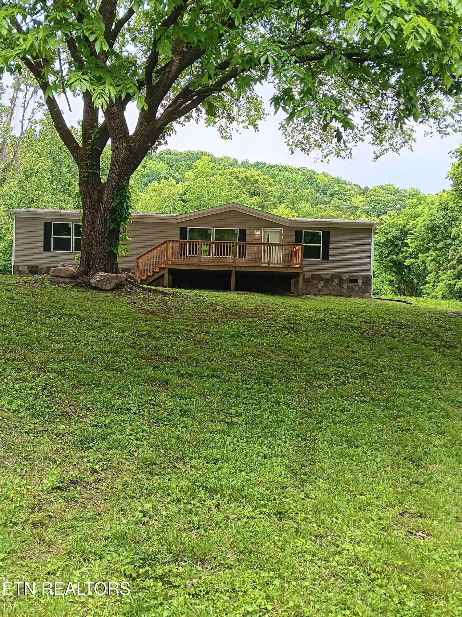 1509/1515 Sawmill Road Property Photo 1