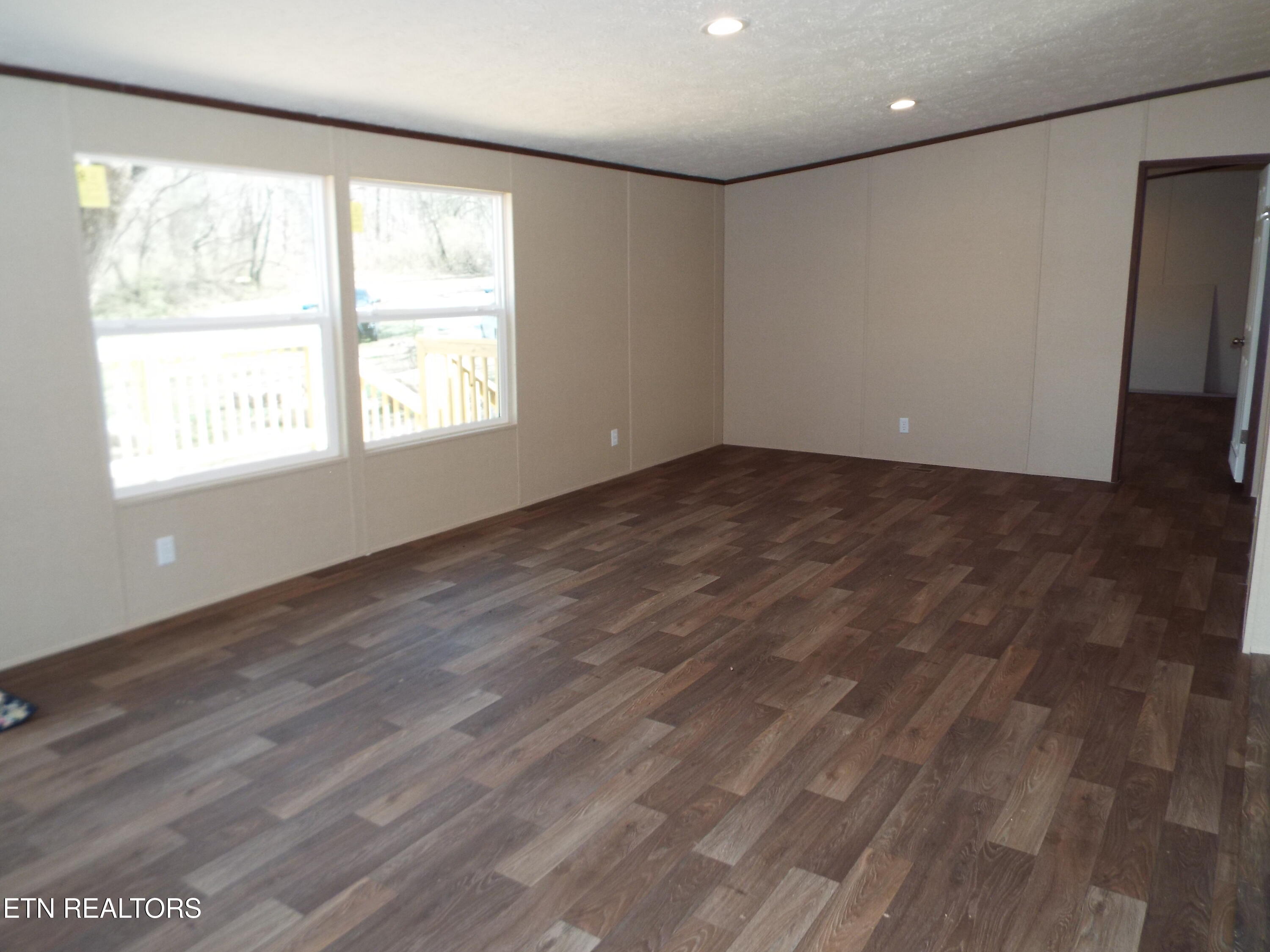 1509/1515 Sawmill Road Property Photo 2