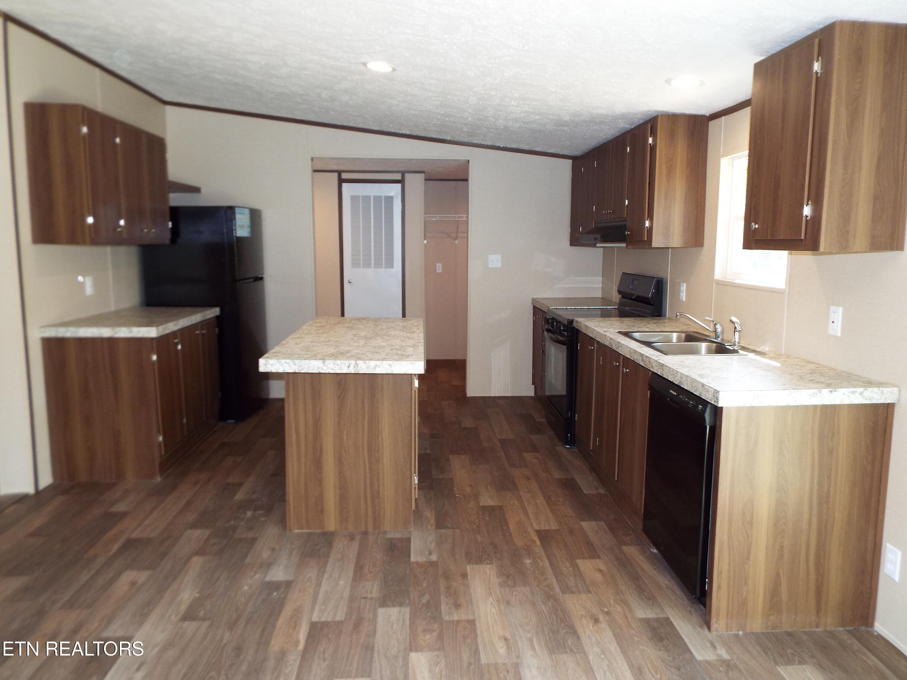 1509/1515 Sawmill Road Property Photo 7