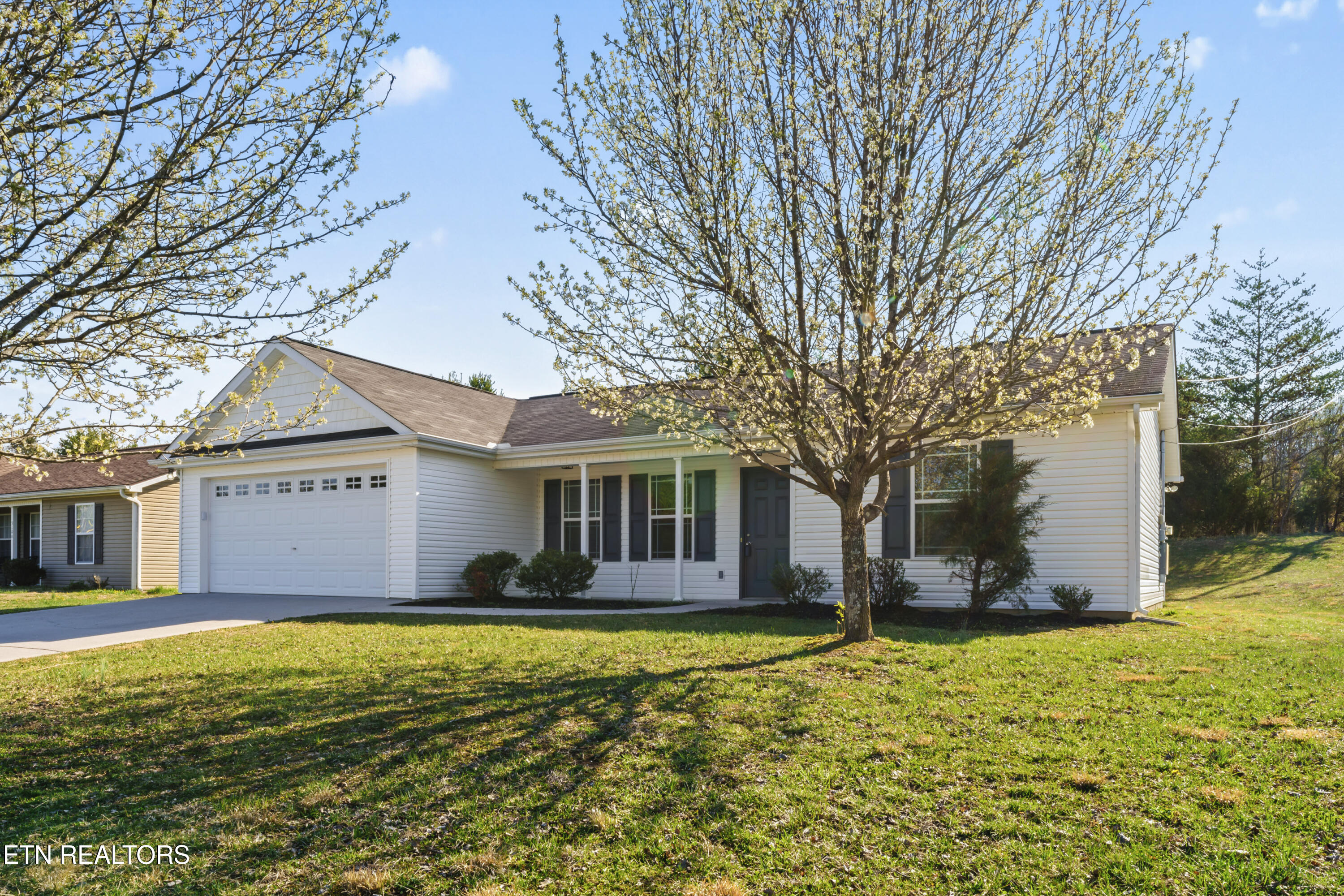 5100 Cattail Lane Property Photo 1