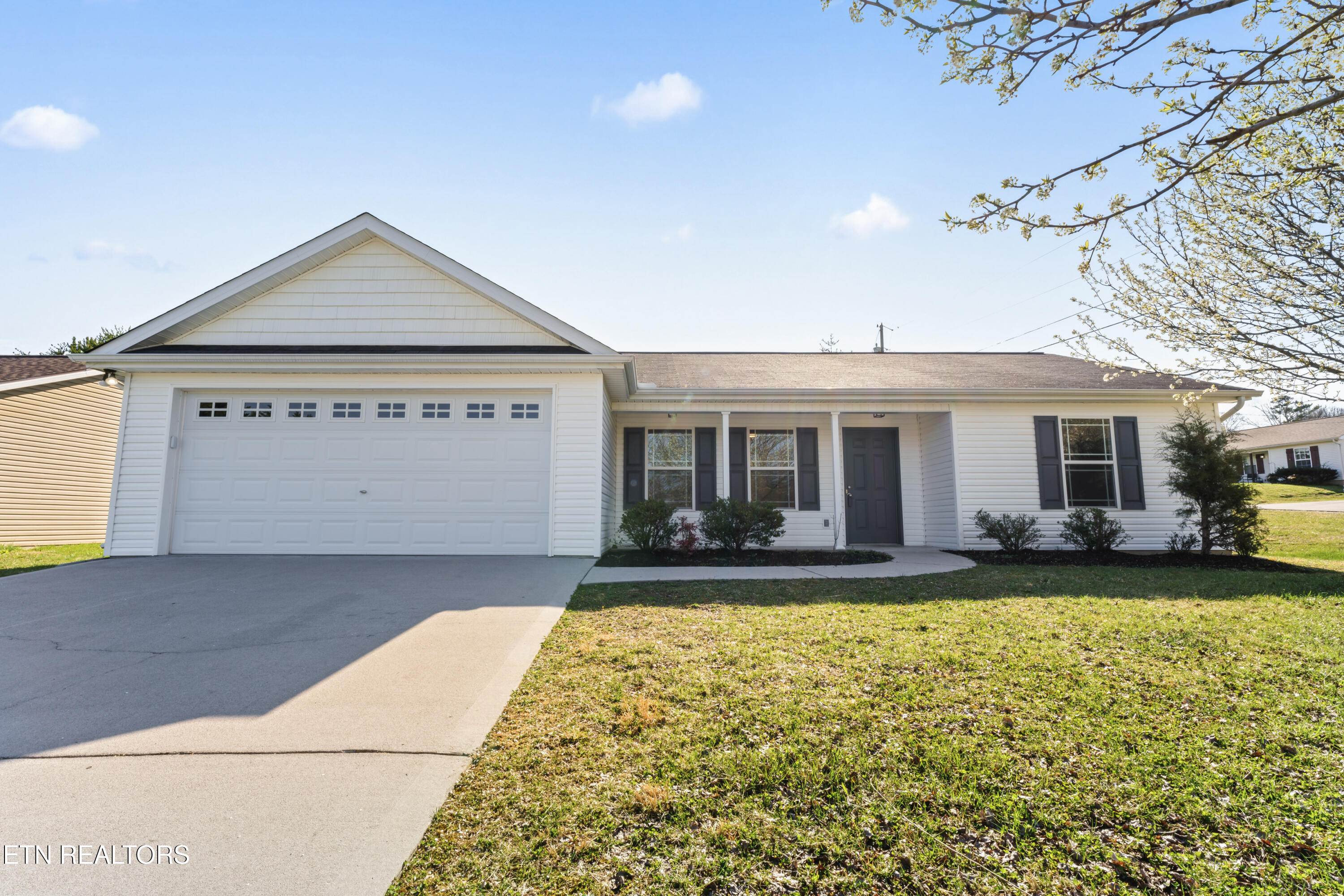 5100 Cattail Lane Property Photo 2