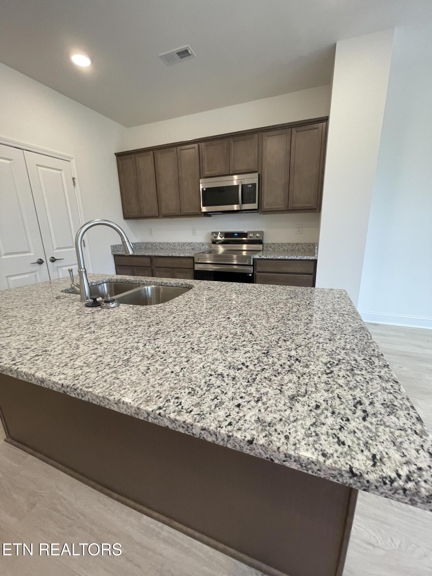 9125 Rolling Stone Way Property Photo 6