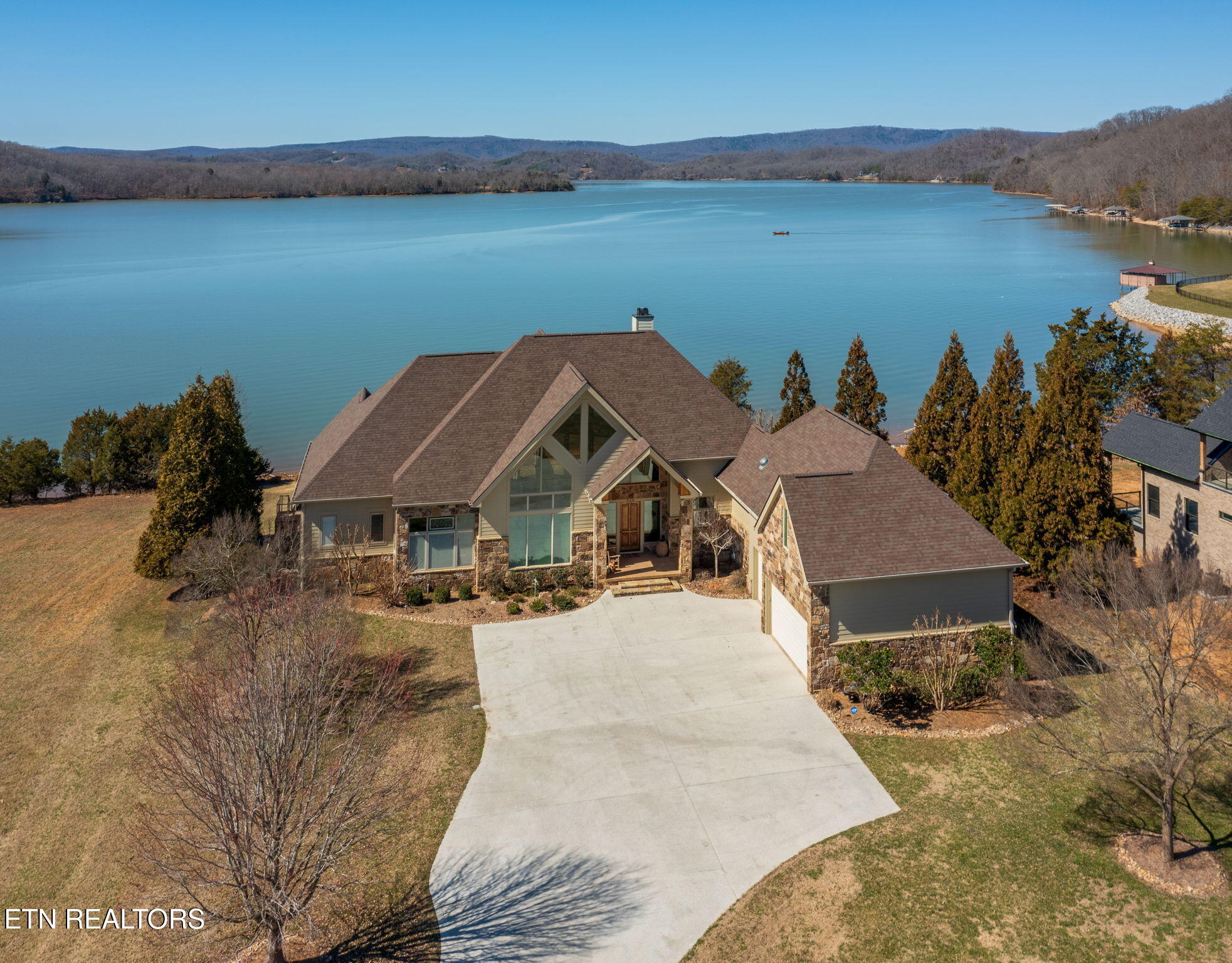 340 W Mountain Drive Property Photo