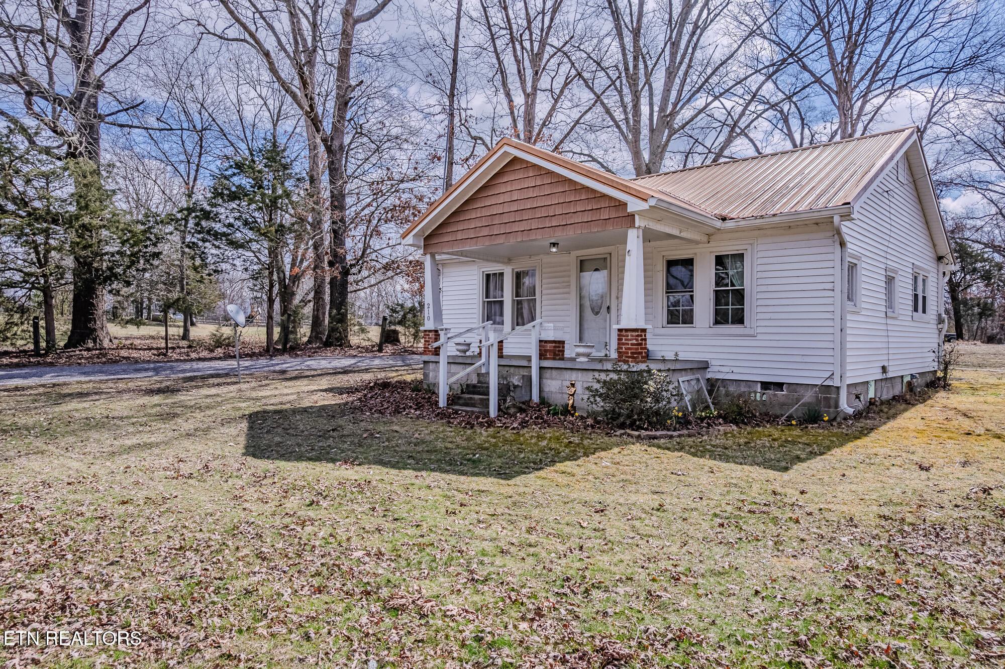 210 Linsdale Road Property Photo 2