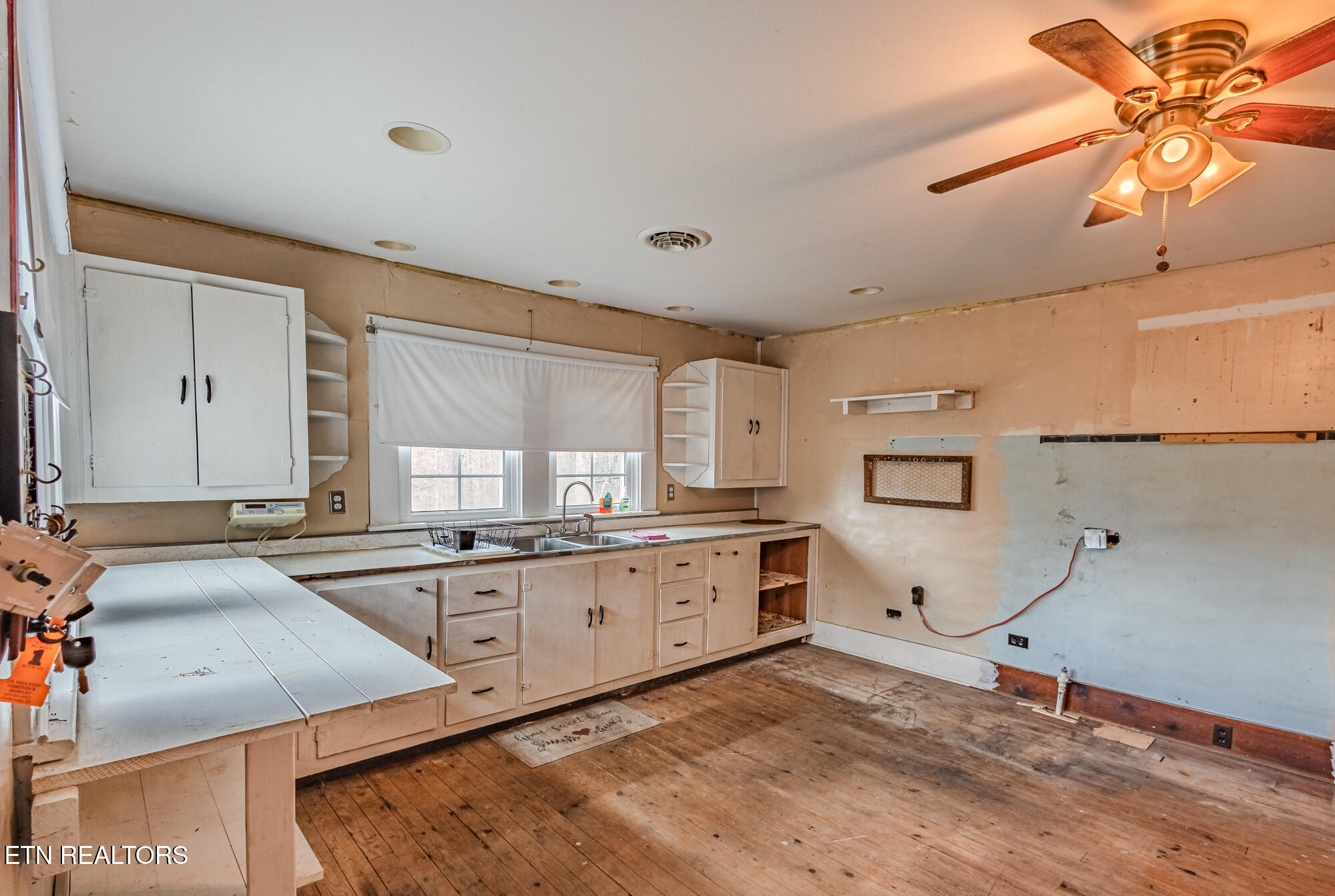 210 Linsdale Road Property Photo 5