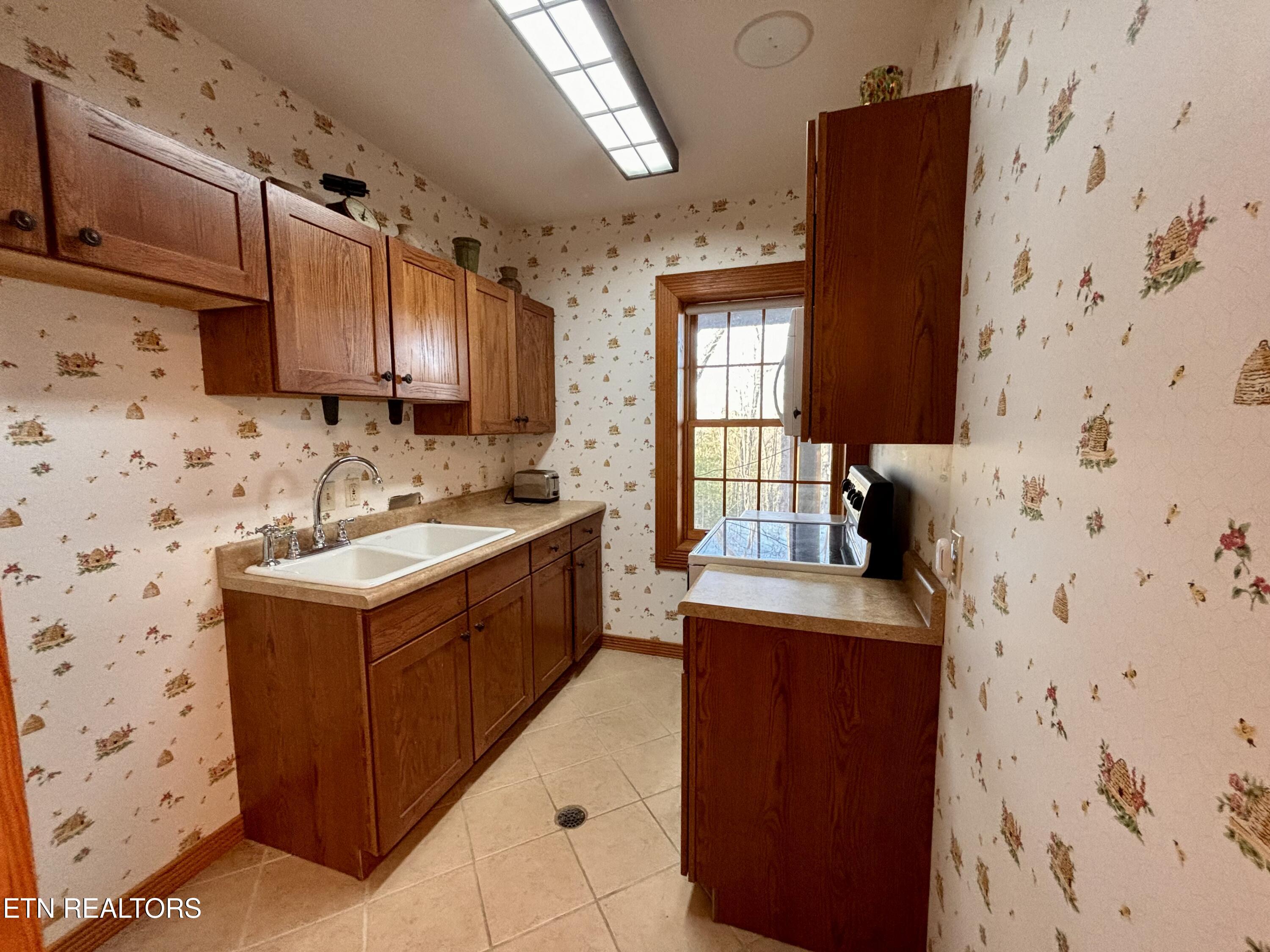 633 Retreat Rd Property Photo 7