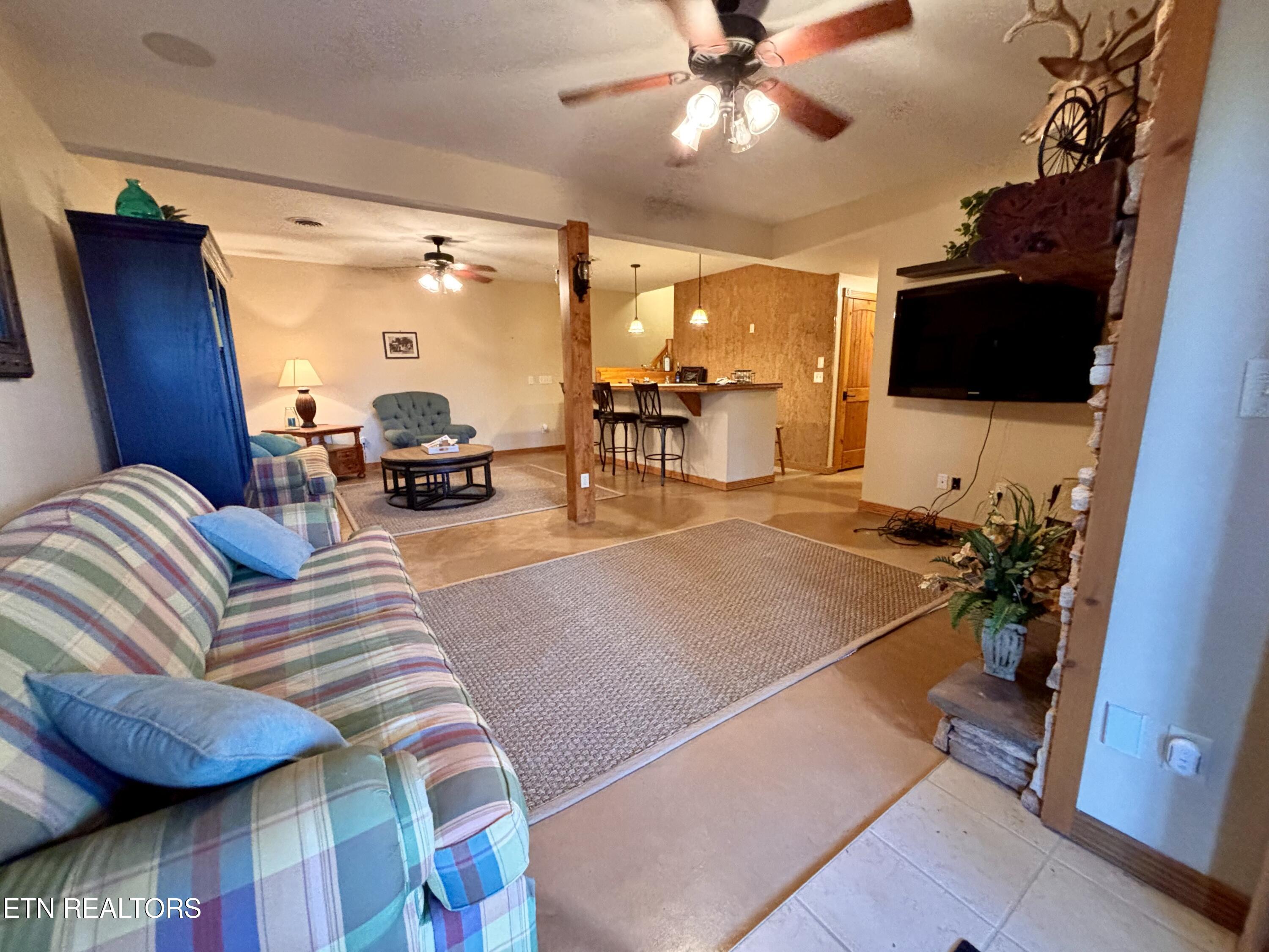 633 Retreat Rd Property Photo 12