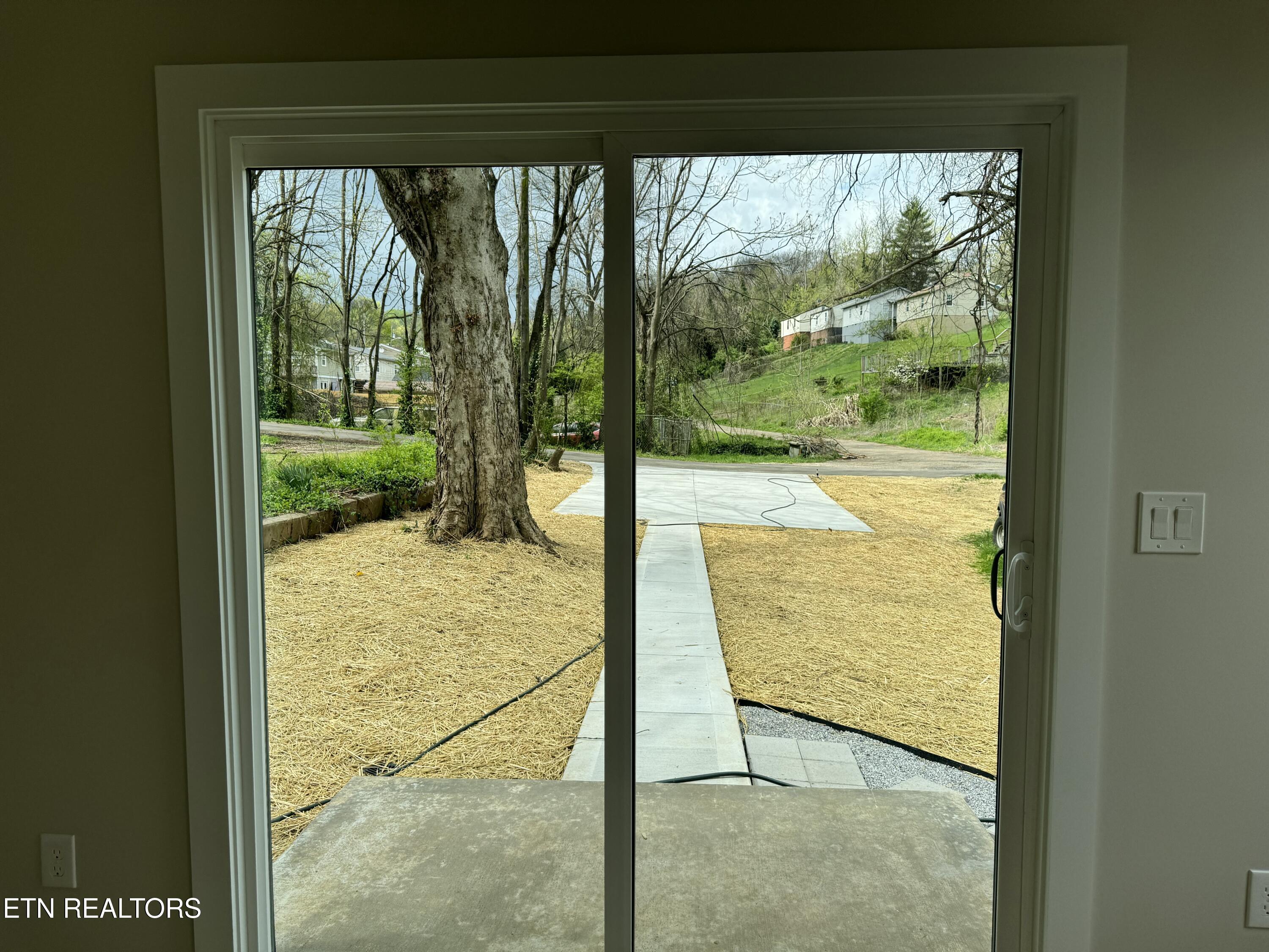 2217 Lincoln St Property Photo 10