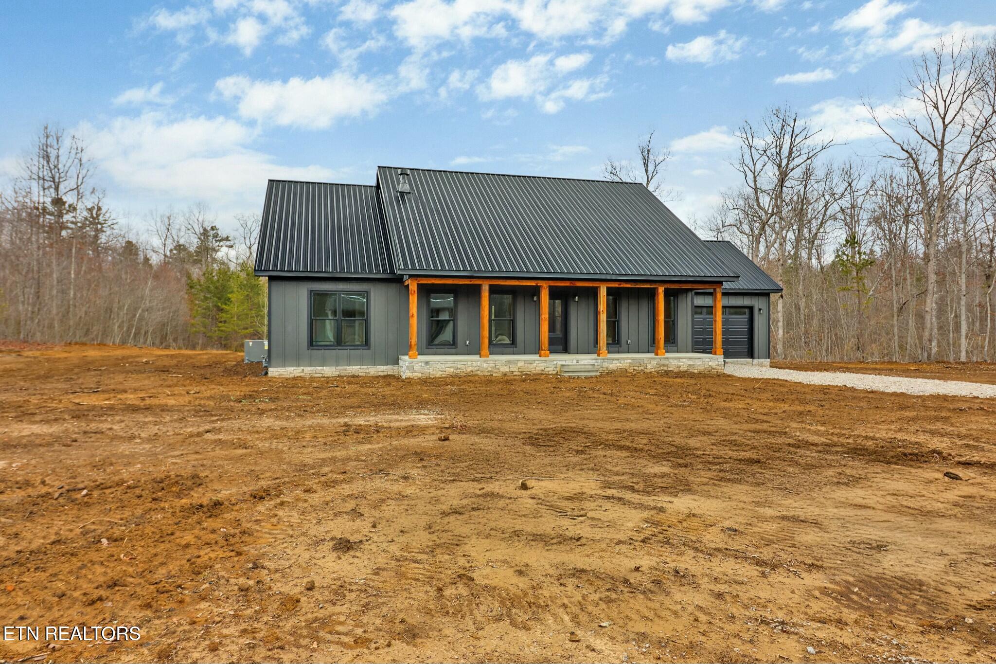 1076 Hargis Rd Property Photo 2