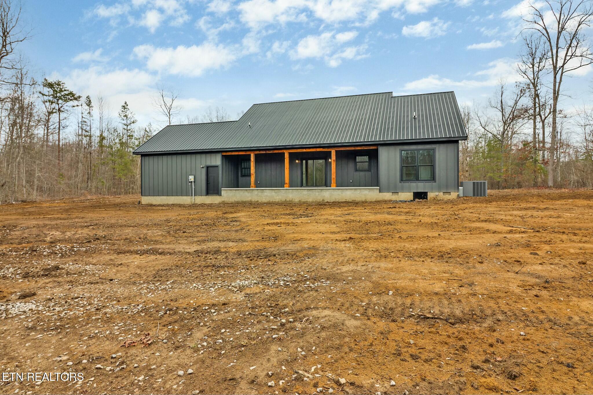 1076 Hargis Rd Property Photo 5