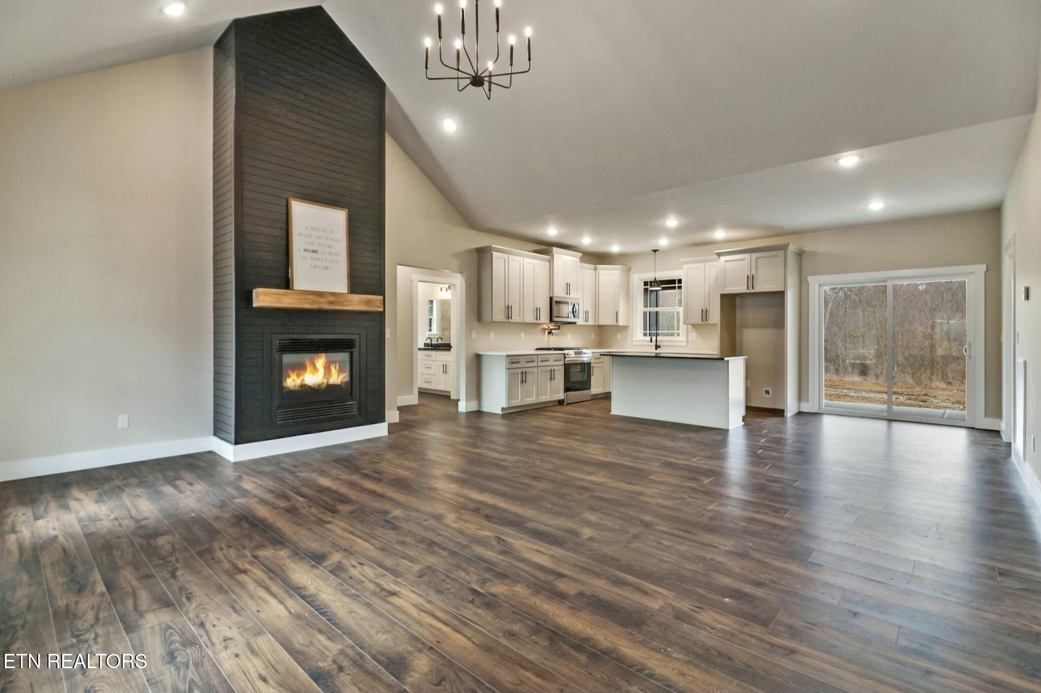 1076 Hargis Rd Property Photo 8