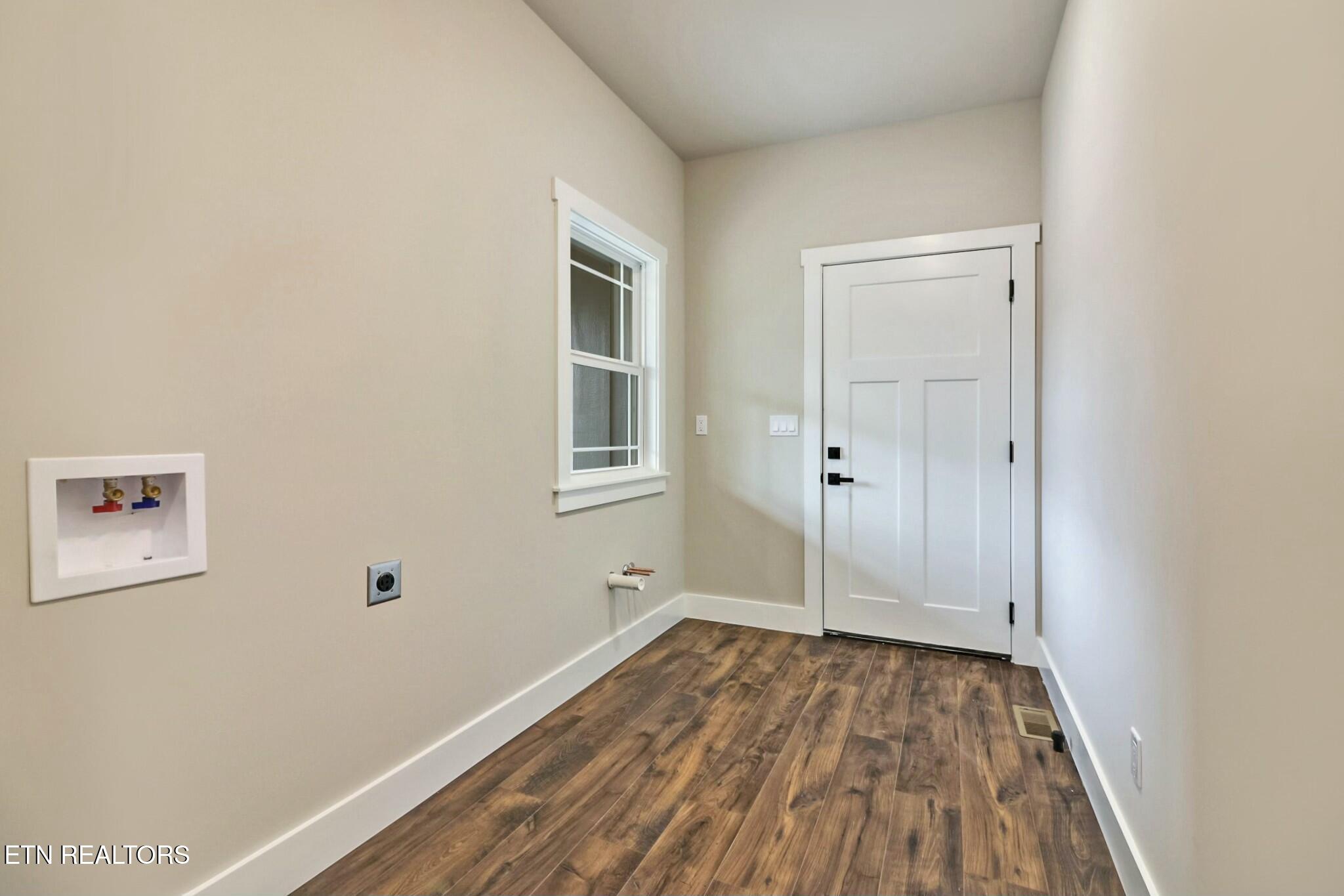 1076 Hargis Rd Property Photo 34