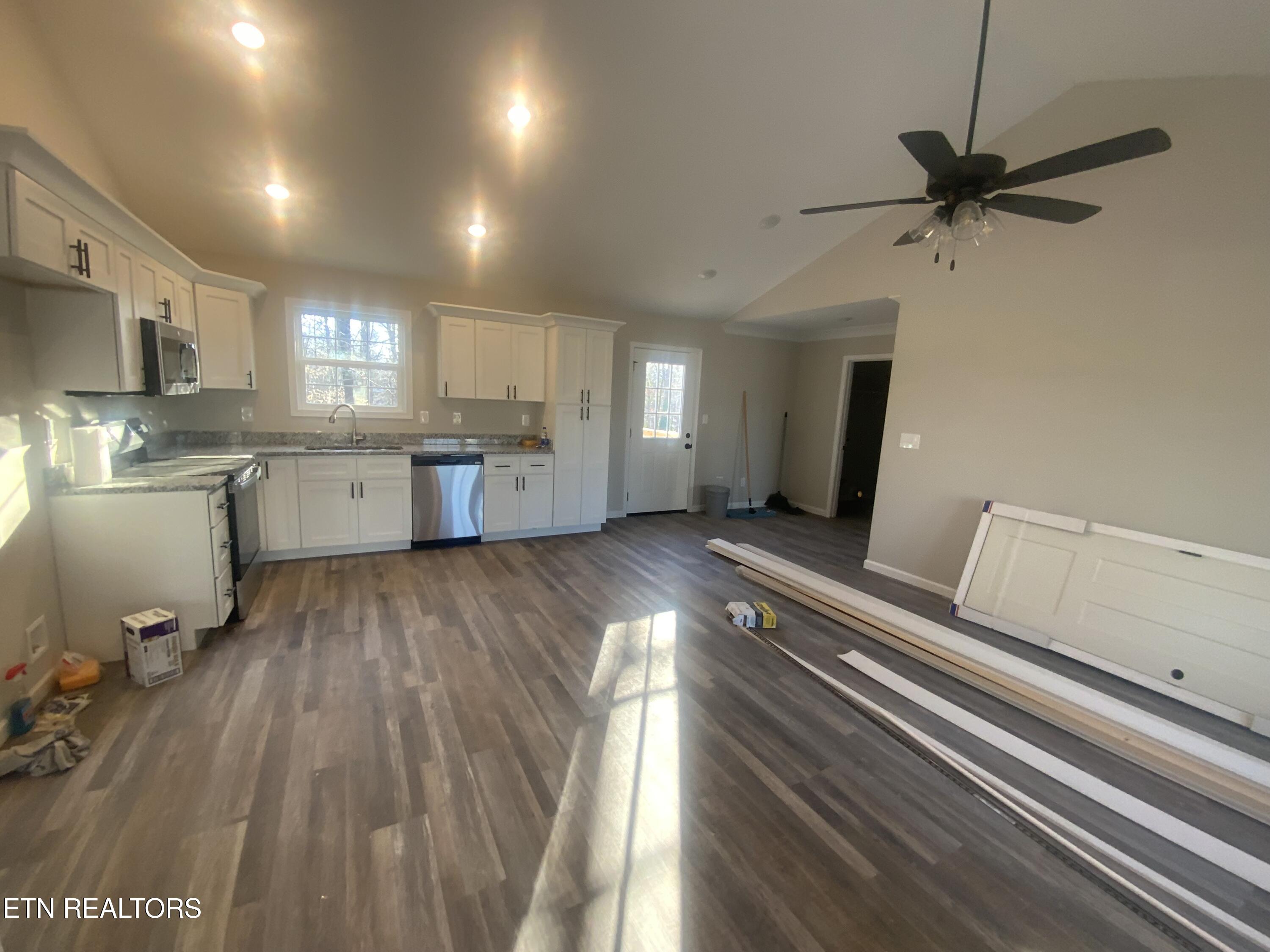 412 Park Ave Property Photo 10