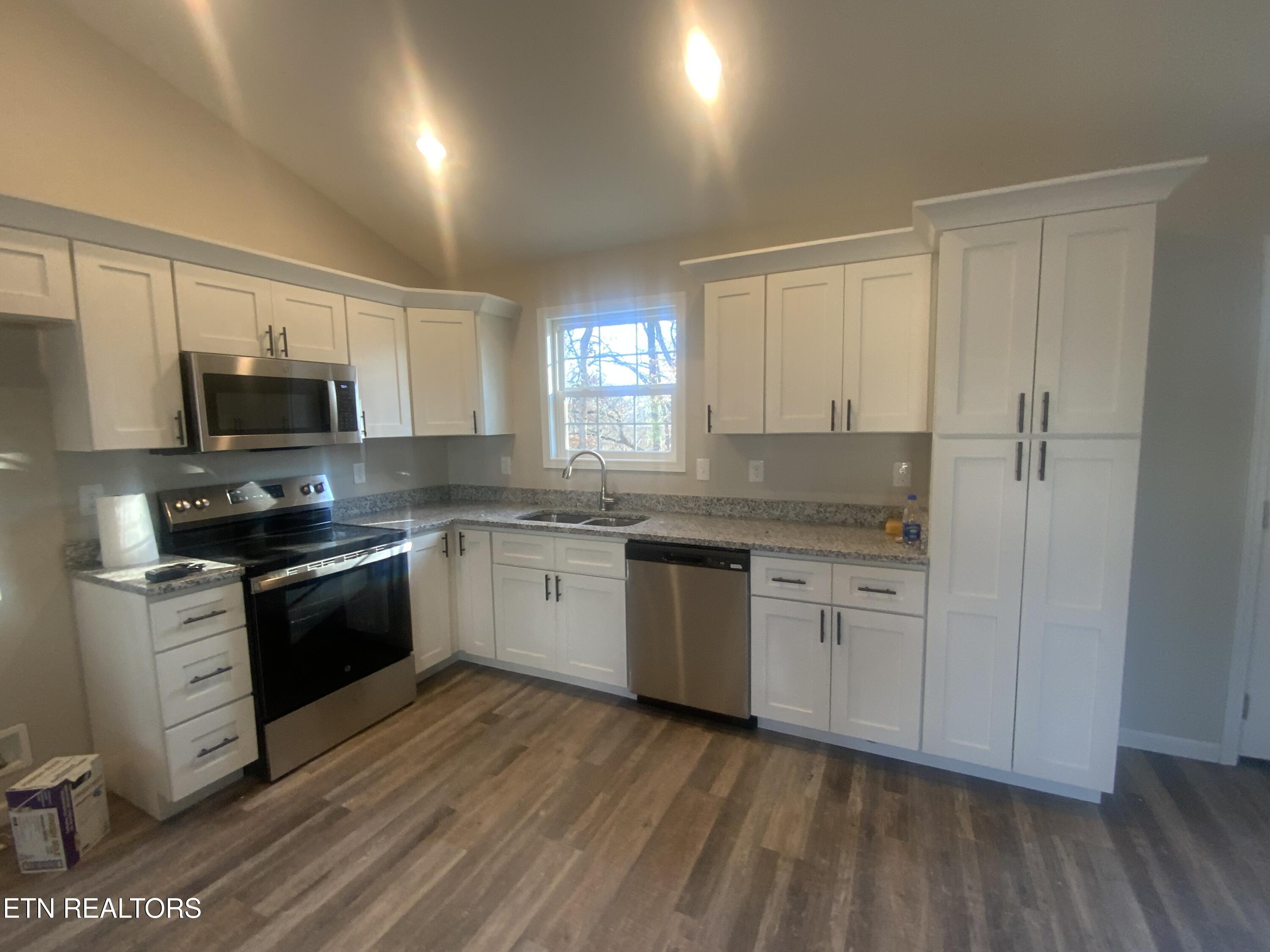412 Park Ave Property Photo 11