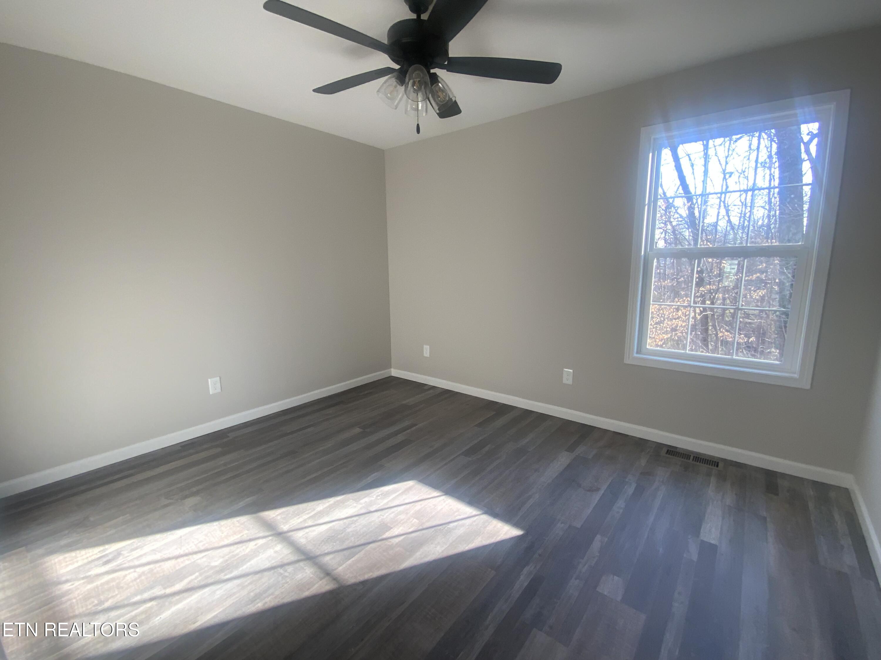 412 Park Ave Property Photo 12