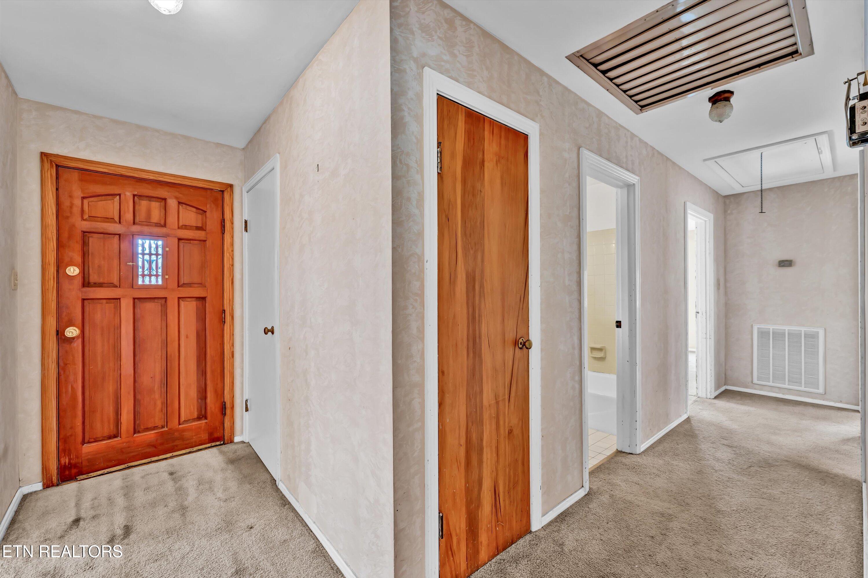5819 Holston Hills Rd Property Photo 3