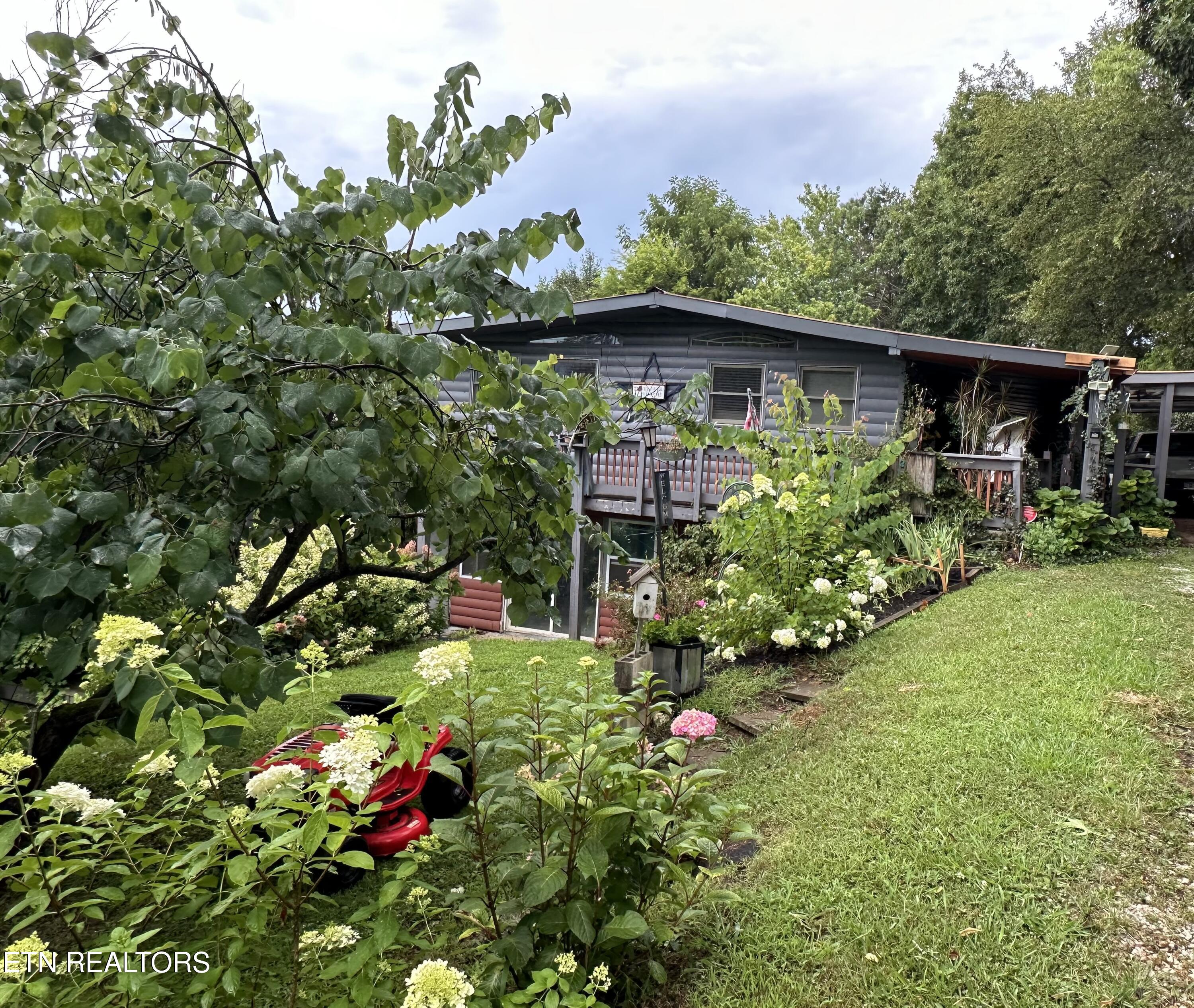 3855 Catewright Rd Property Photo 2
