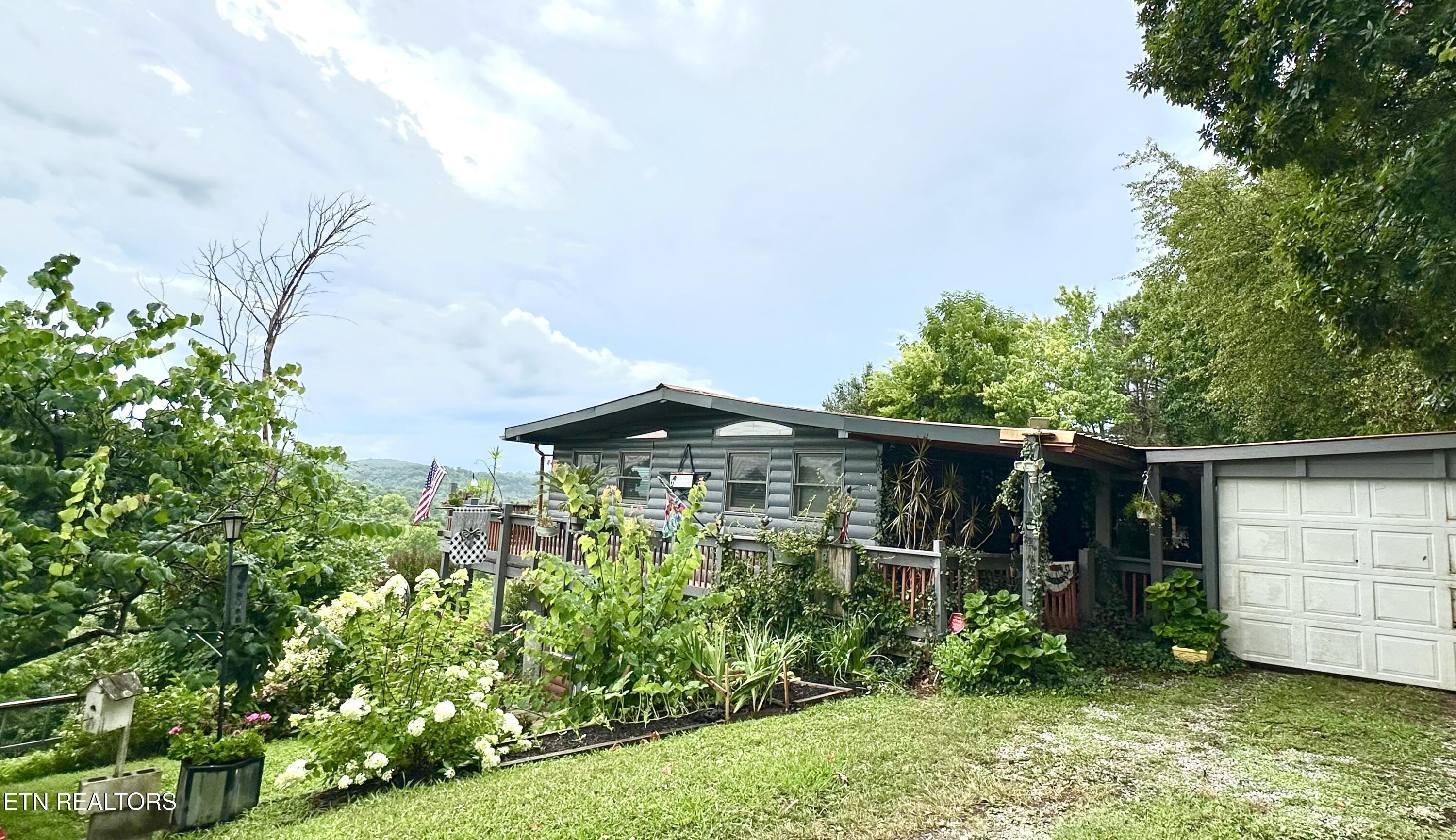3855 Catewright Rd Property Photo 3