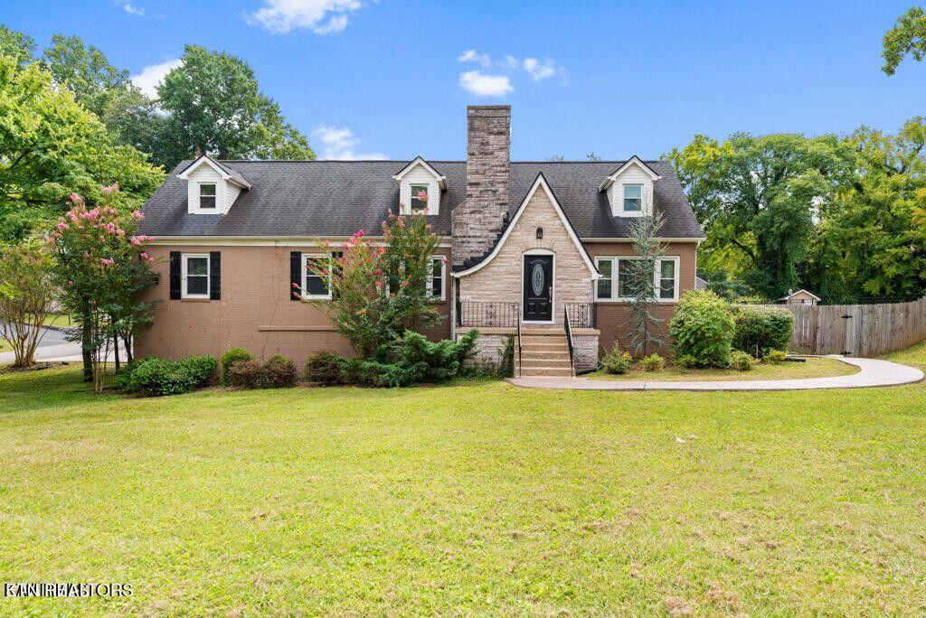 101 Lake Forest Dr Property Photo