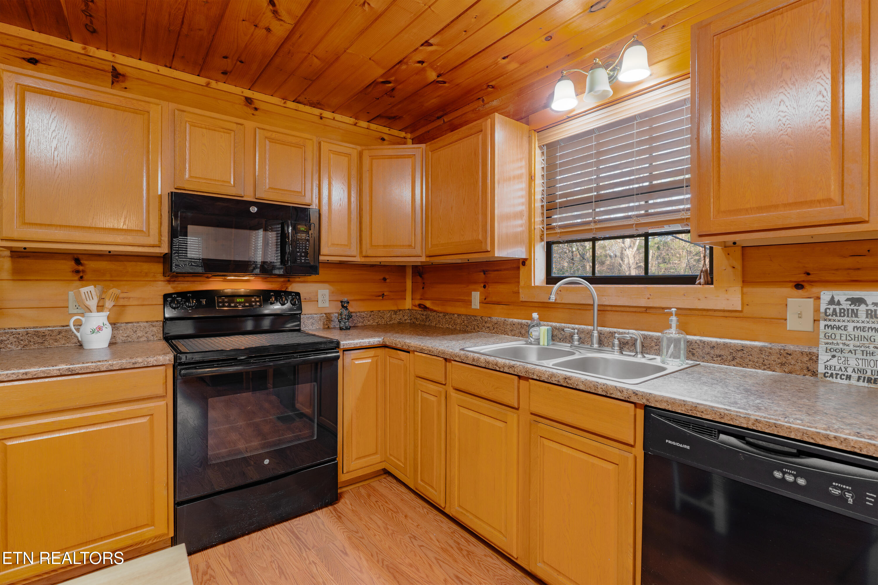 1220 Sugar Loaf Rd Property Photo 14