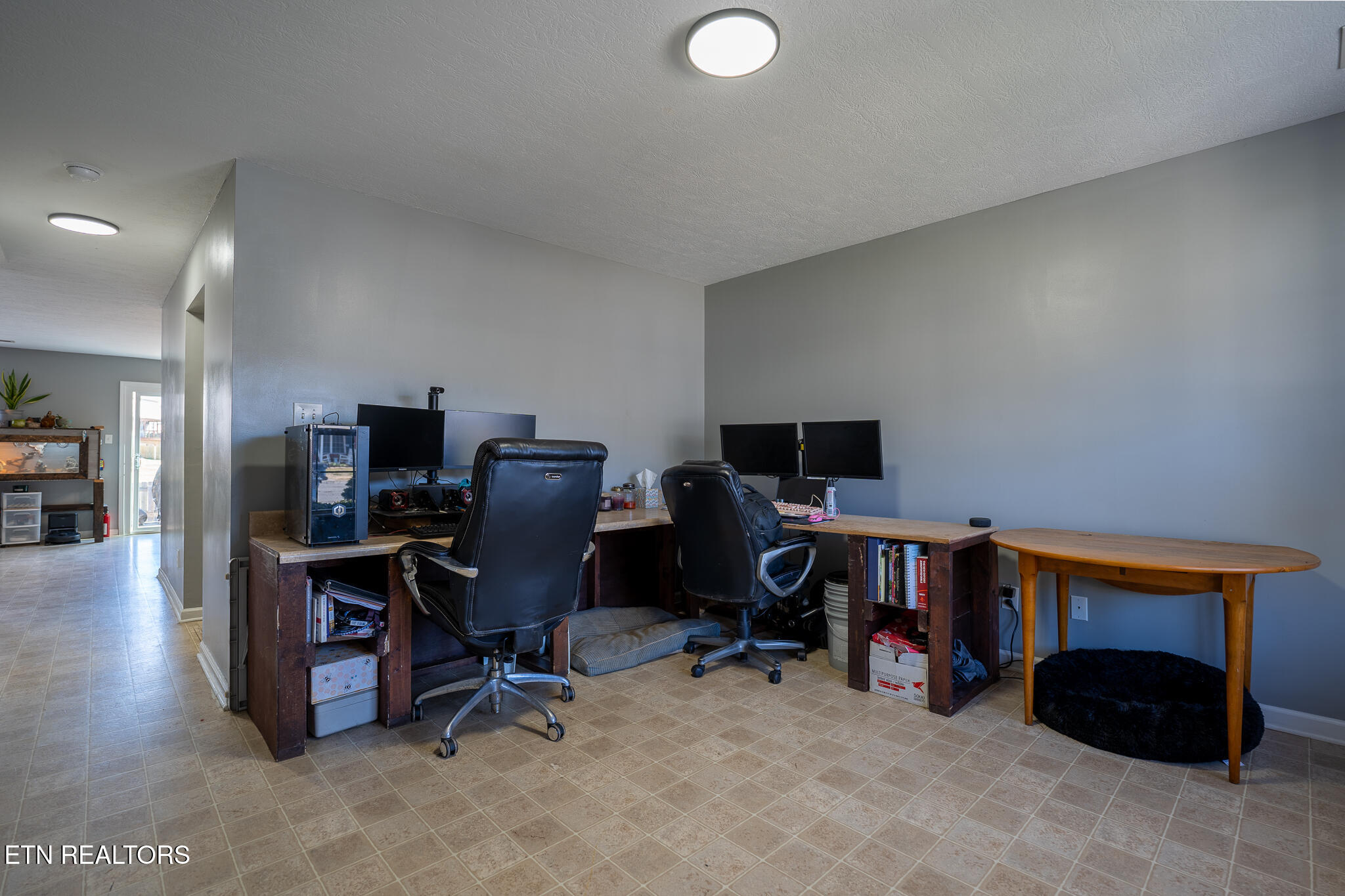 2122 Gatehouse Lane Property Photo 7