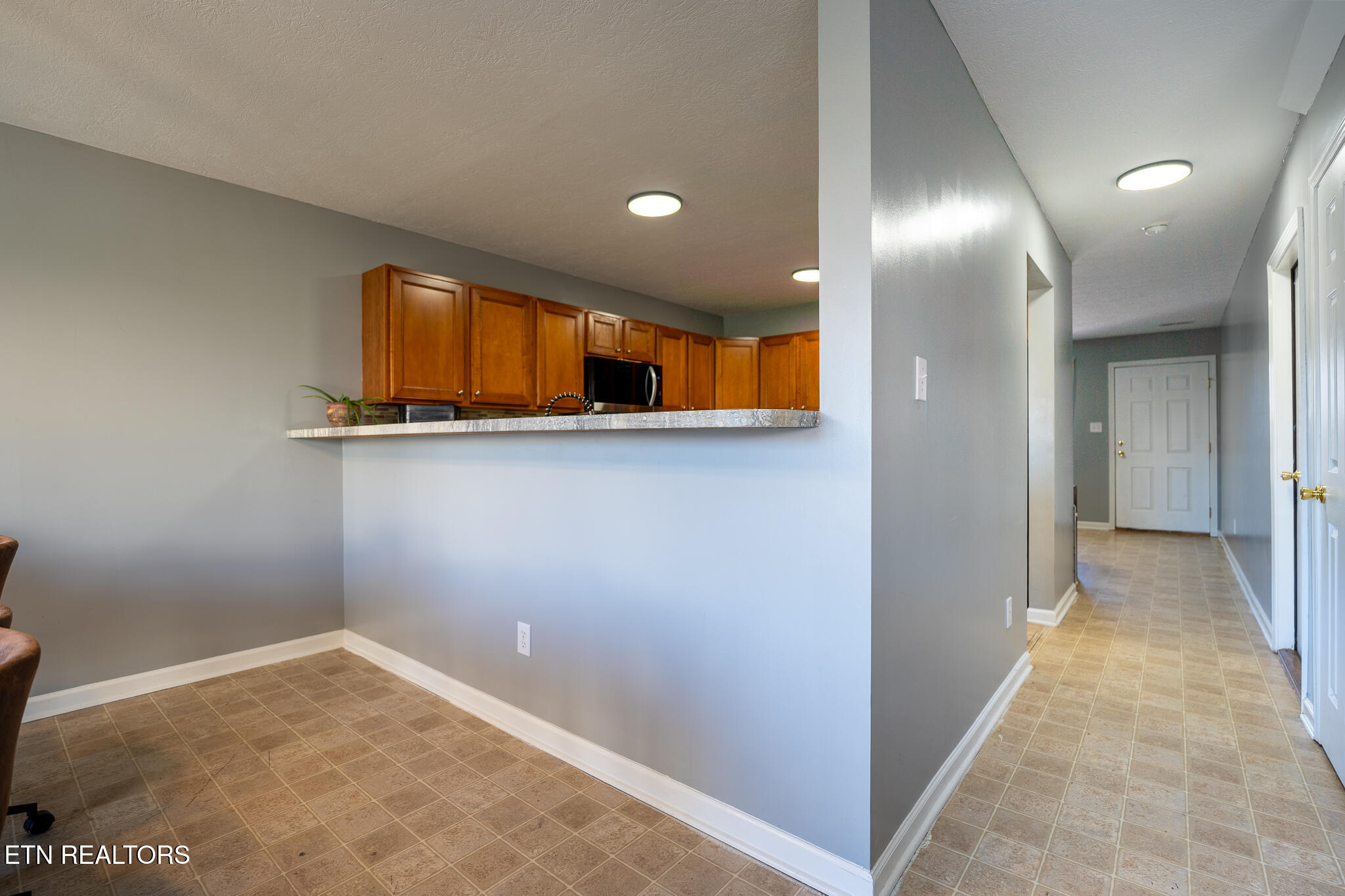2122 Gatehouse Lane Property Photo 12