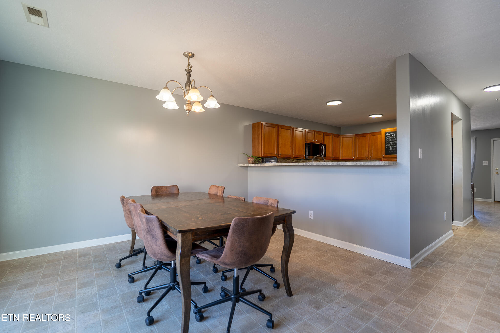 2122 Gatehouse Lane Property Photo 14