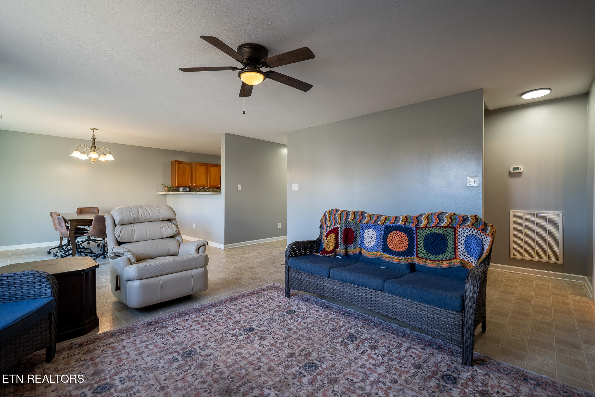 2122 Gatehouse Lane Property Photo 18
