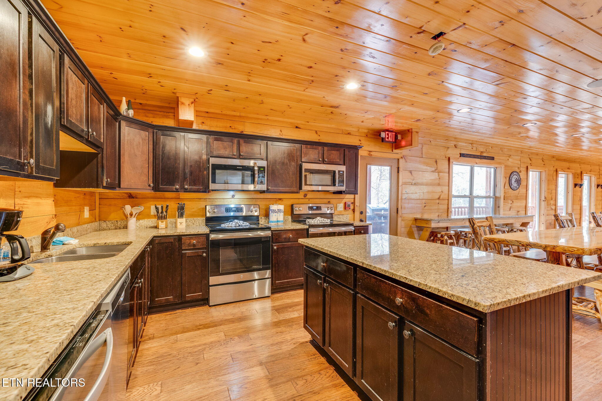 1934 Bear Creek Falls Way Property Photo 8