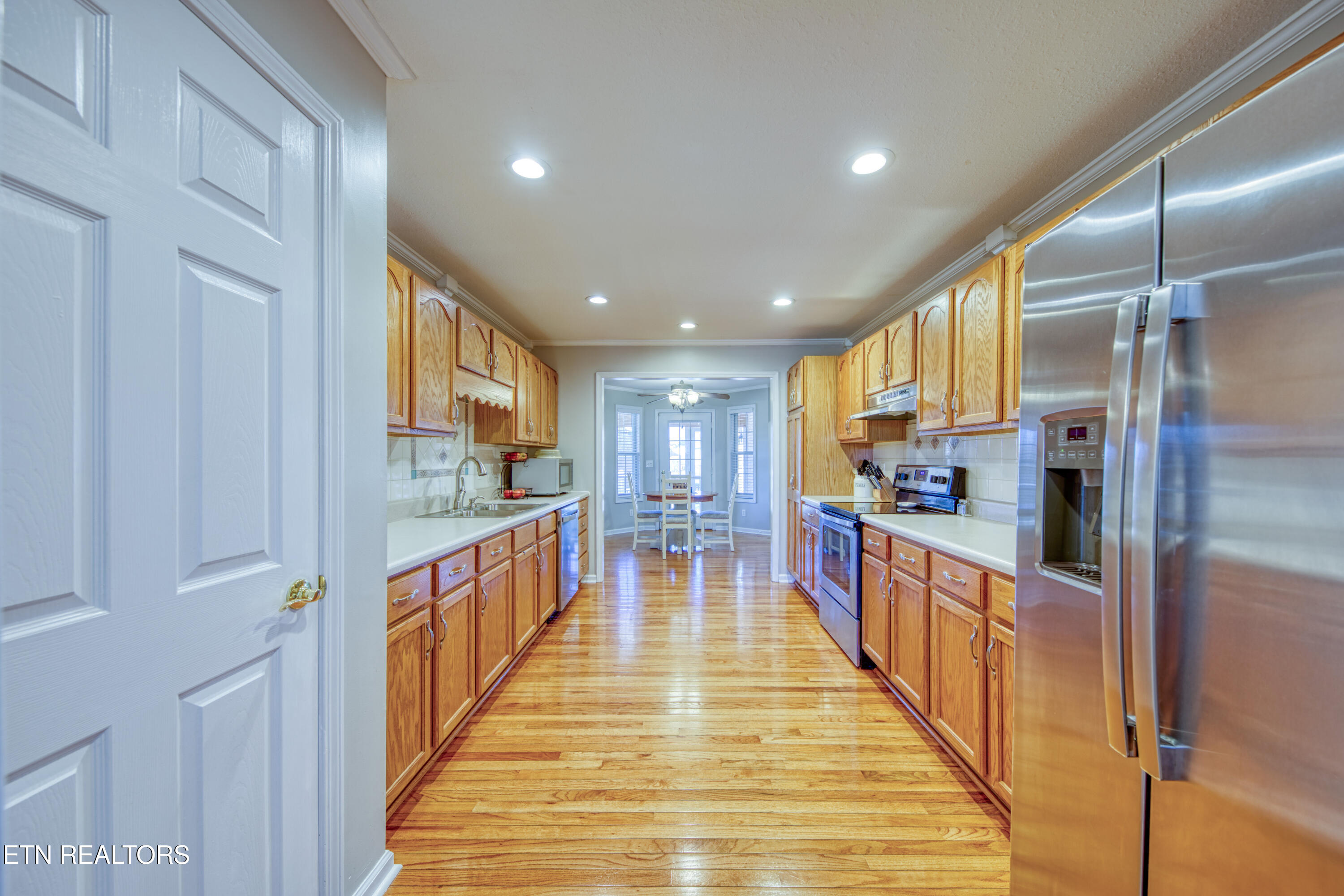 429 Woodgate Drive Property Photo 3