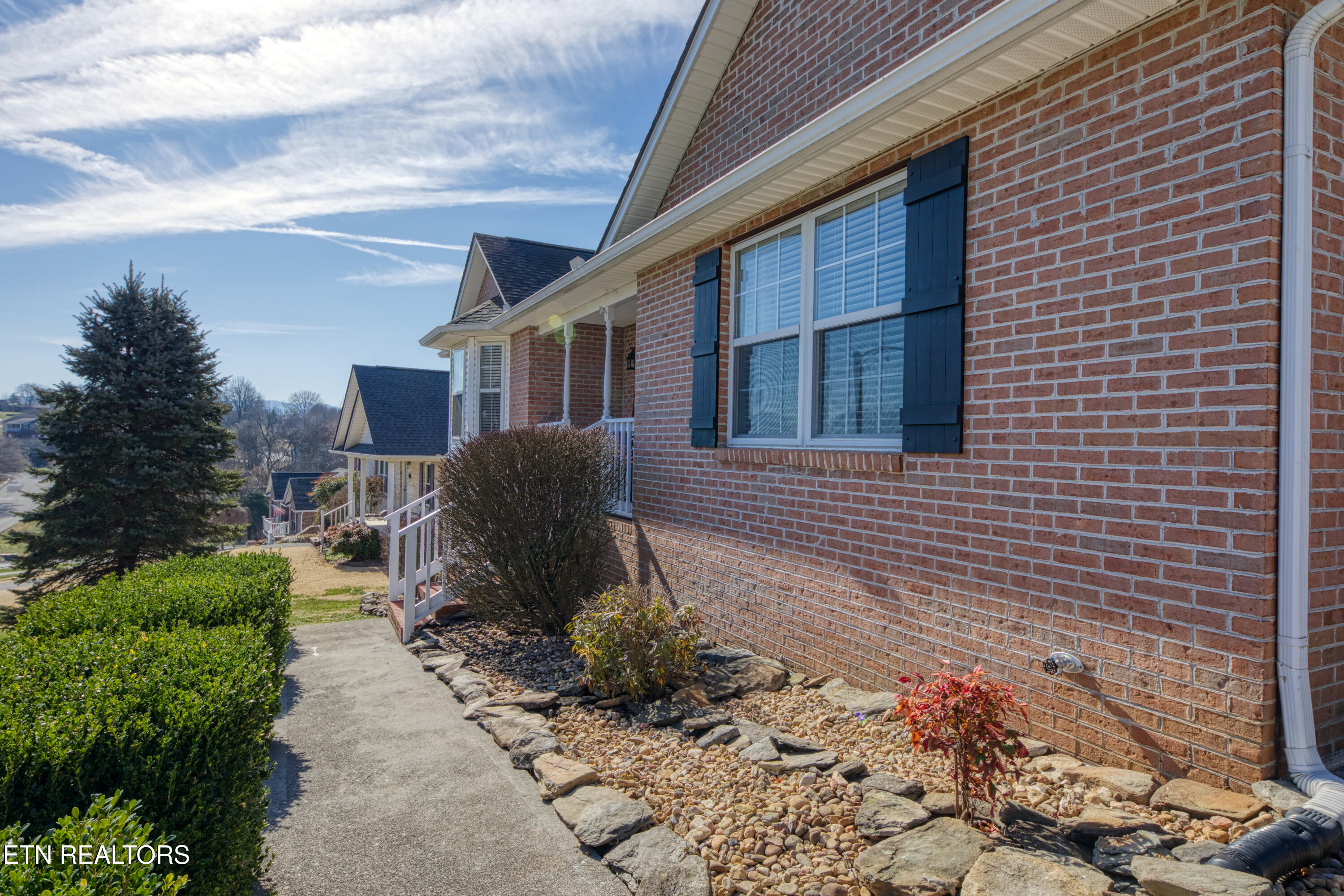 429 Woodgate Drive Property Photo 10