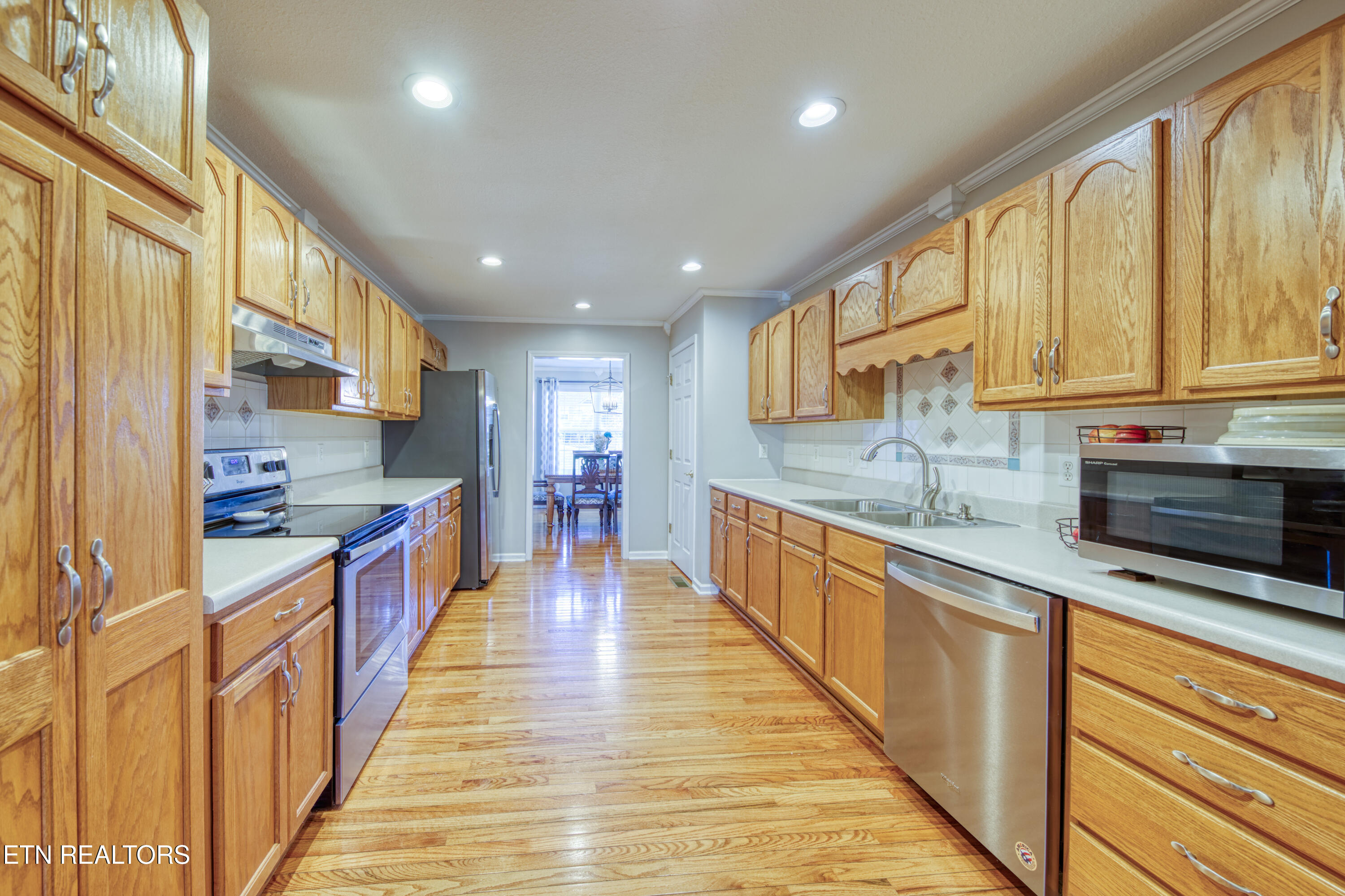 429 Woodgate Drive Property Photo 14