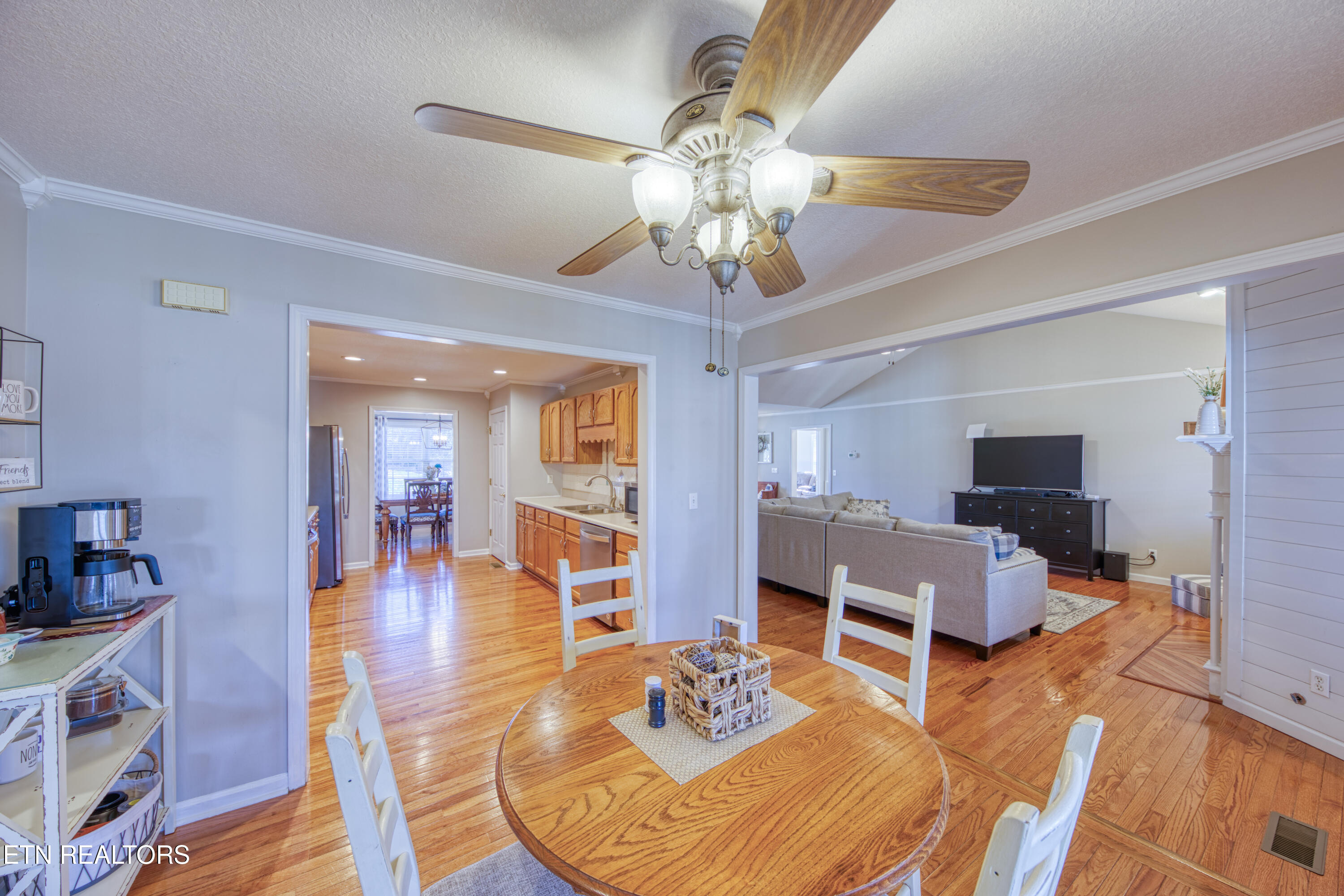 429 Woodgate Drive Property Photo 15