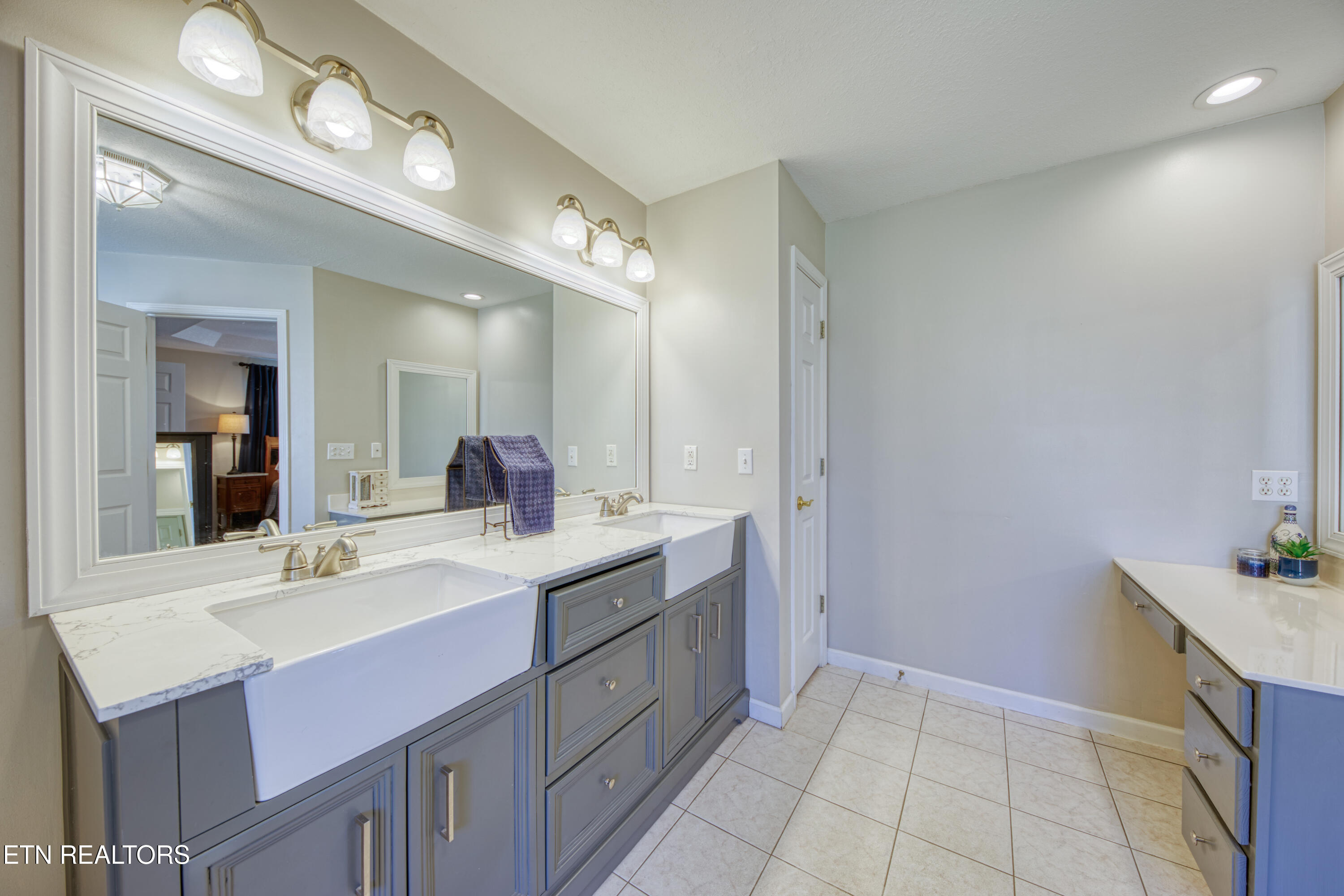 429 Woodgate Drive Property Photo 28