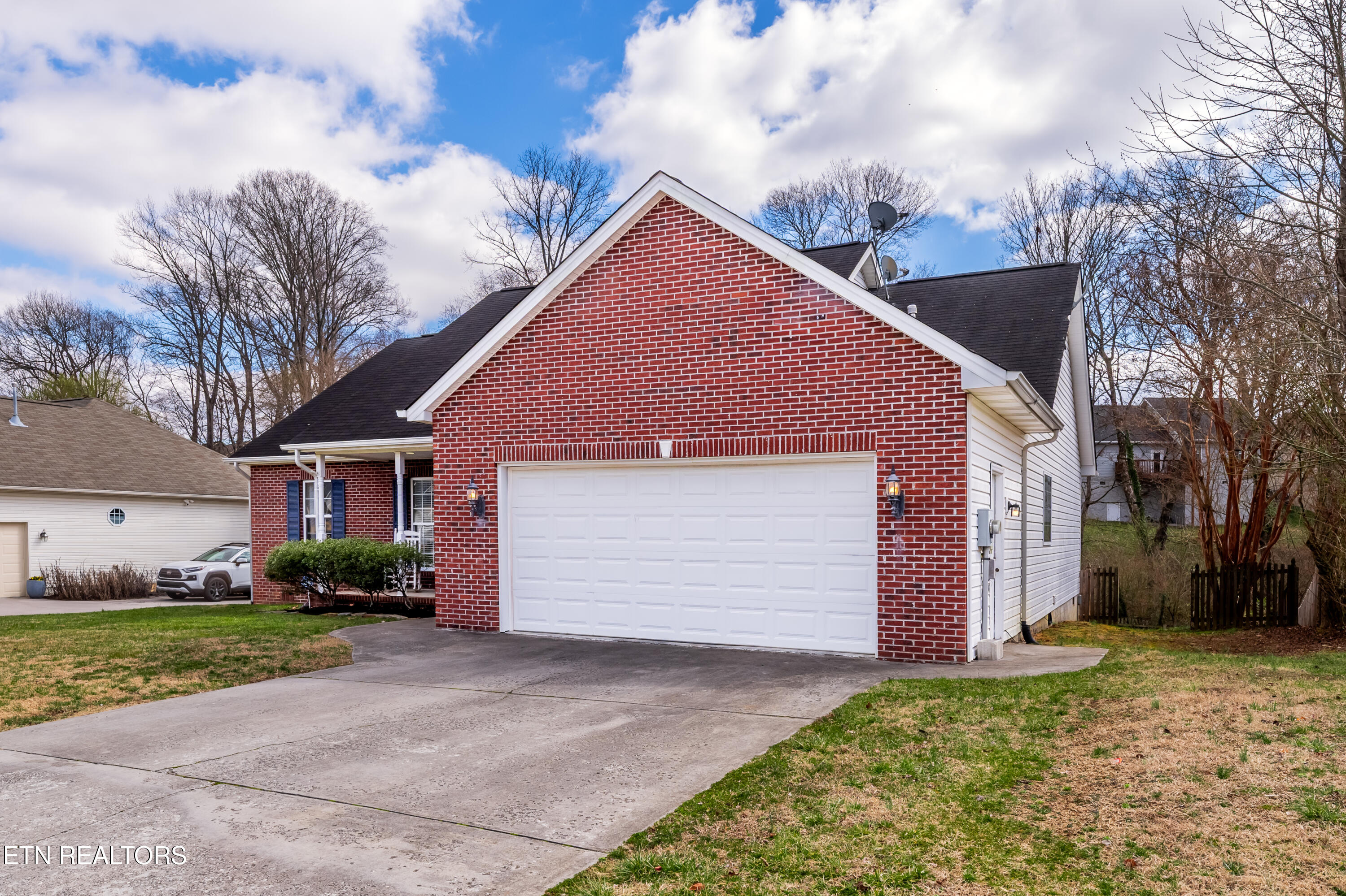 708 Whitesburg Drive Property Photo 2