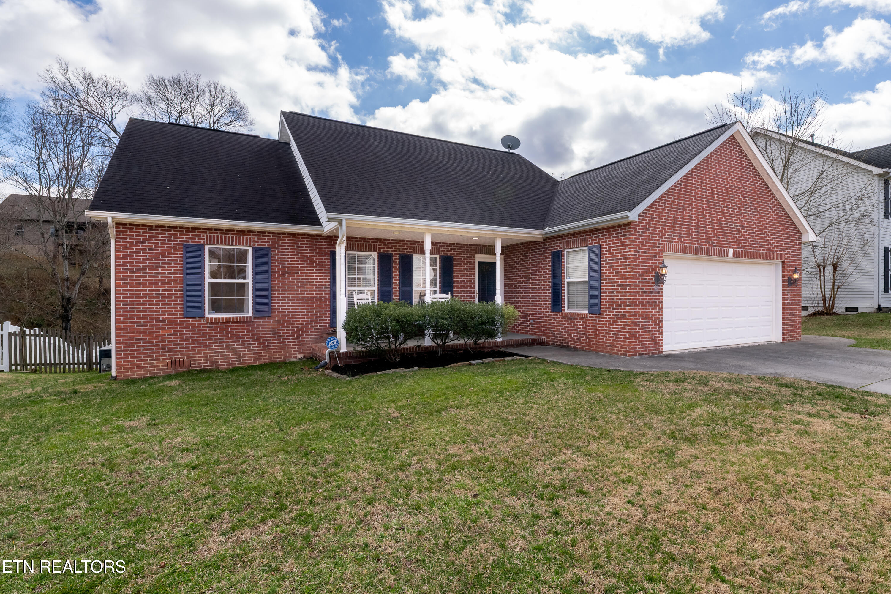 708 Whitesburg Drive Property Photo 3