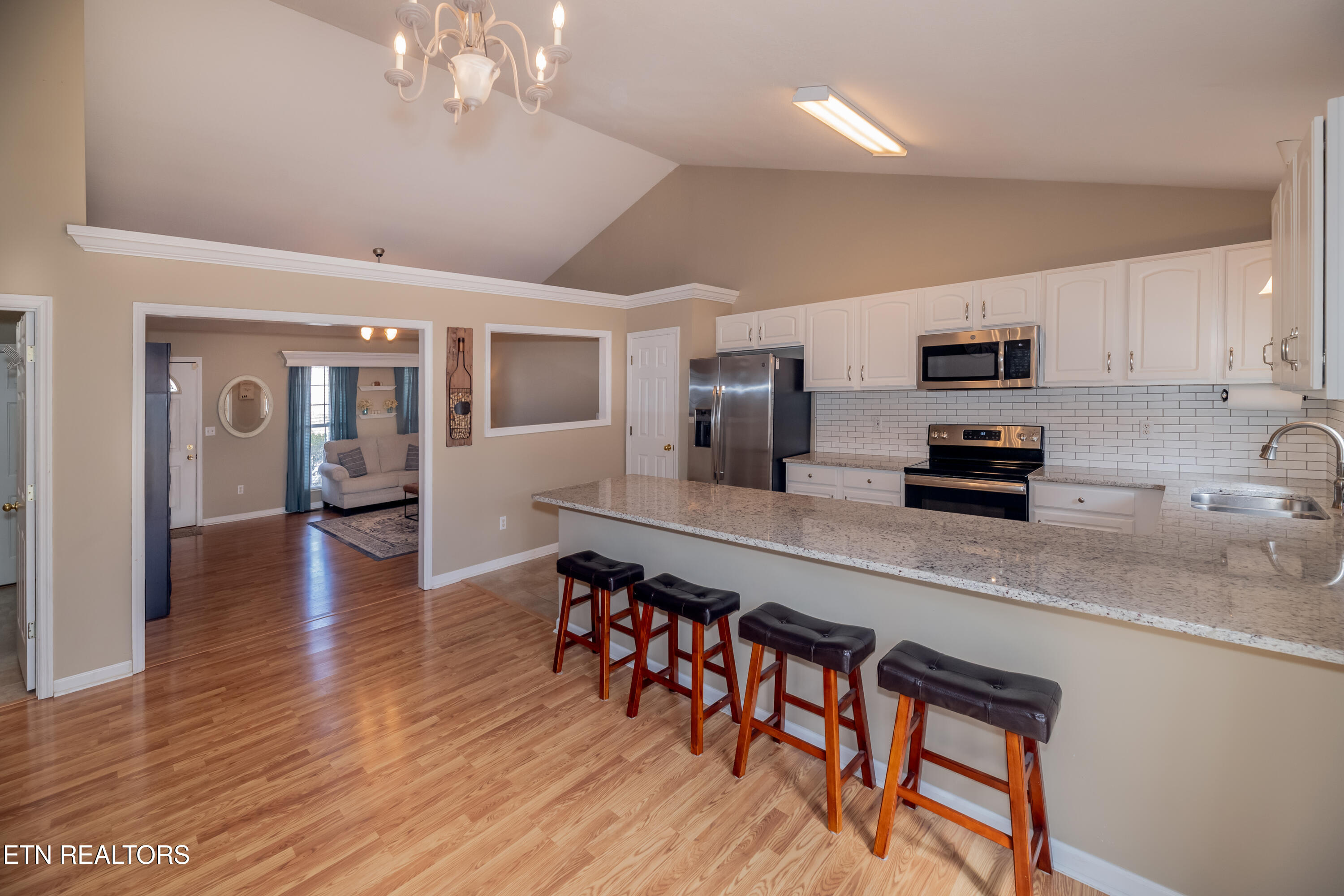 708 Whitesburg Drive Property Photo 10