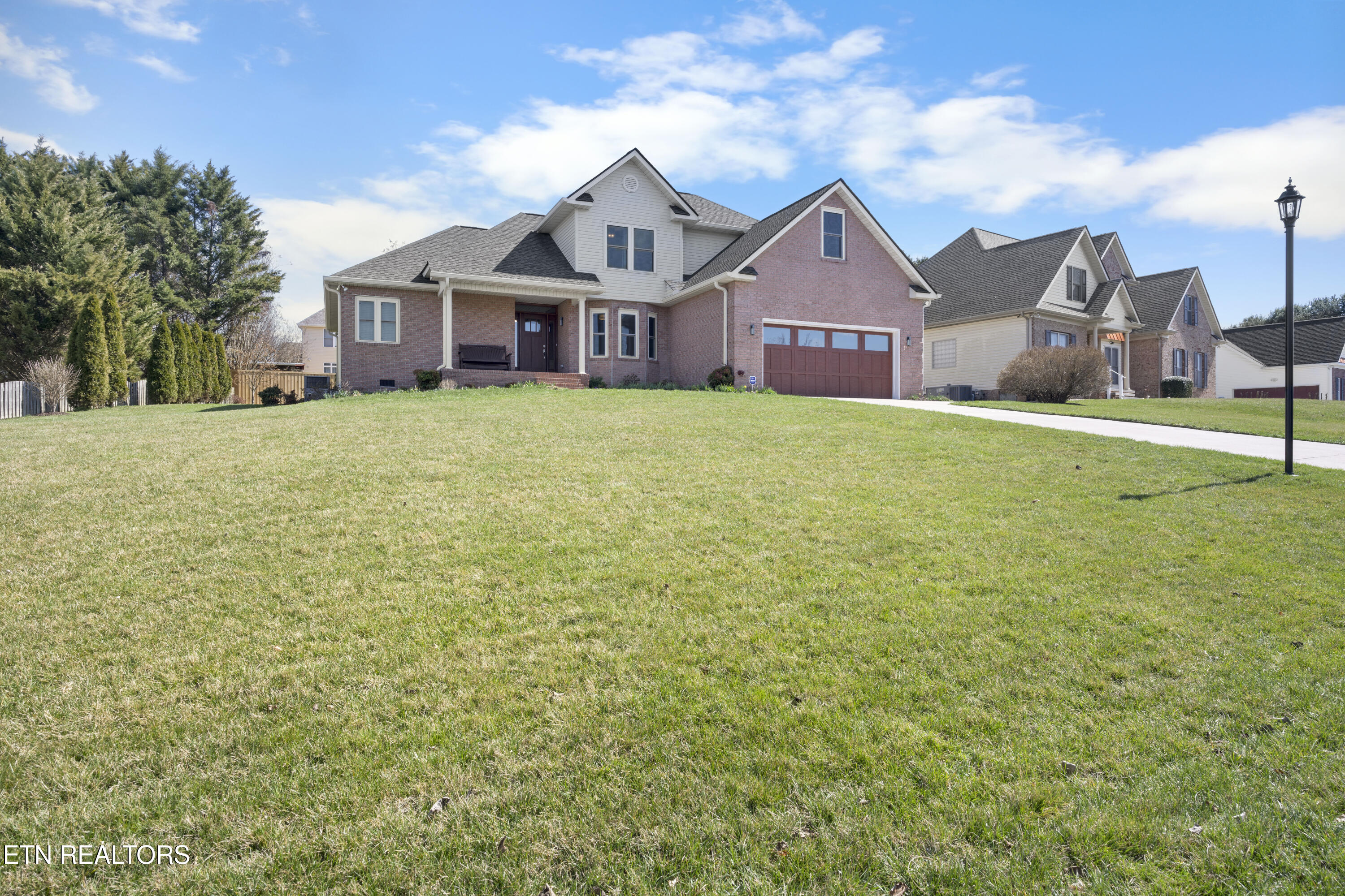 5300 Summer Rose Blvd Property Photo 2