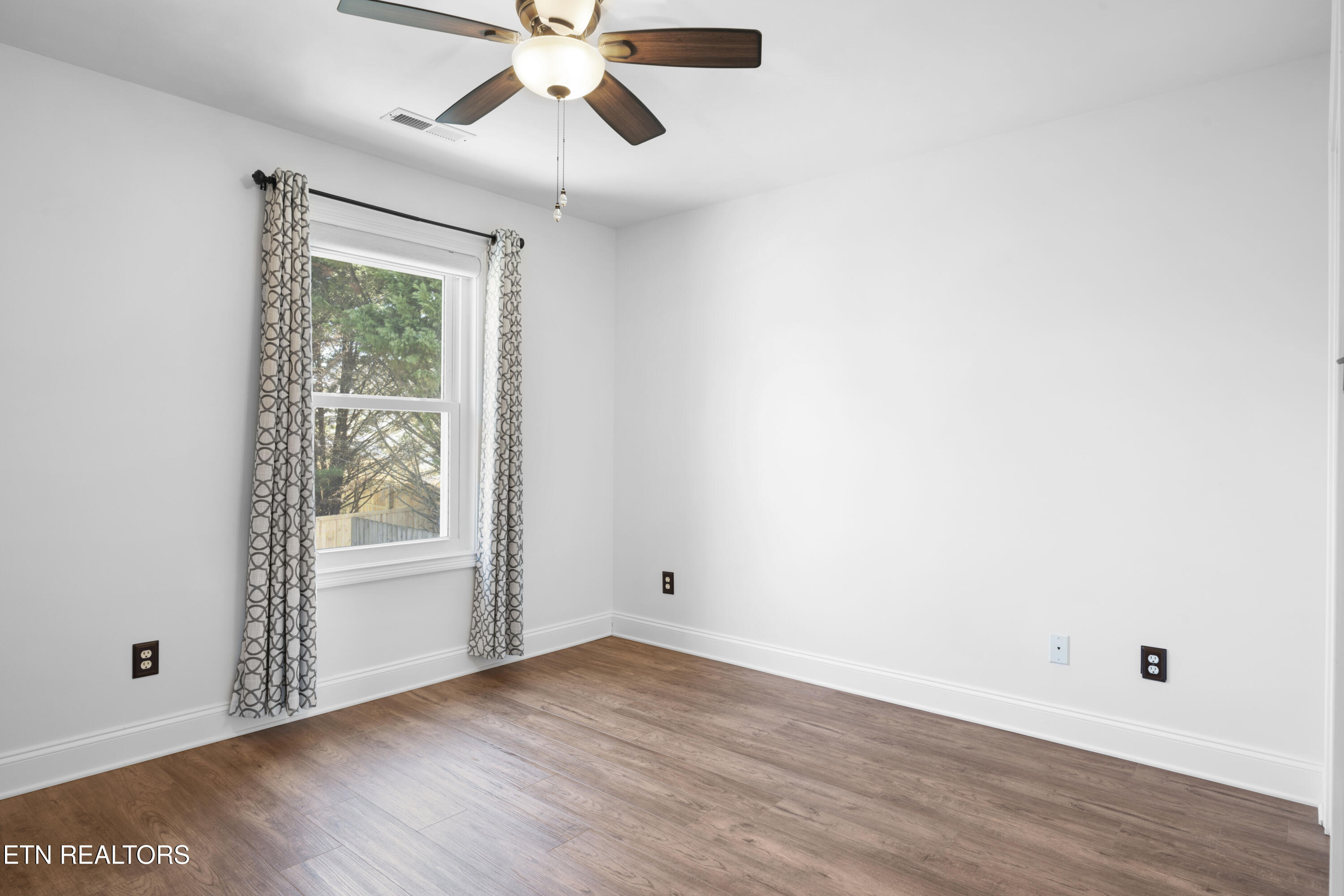 5300 Summer Rose Blvd Property Photo 19