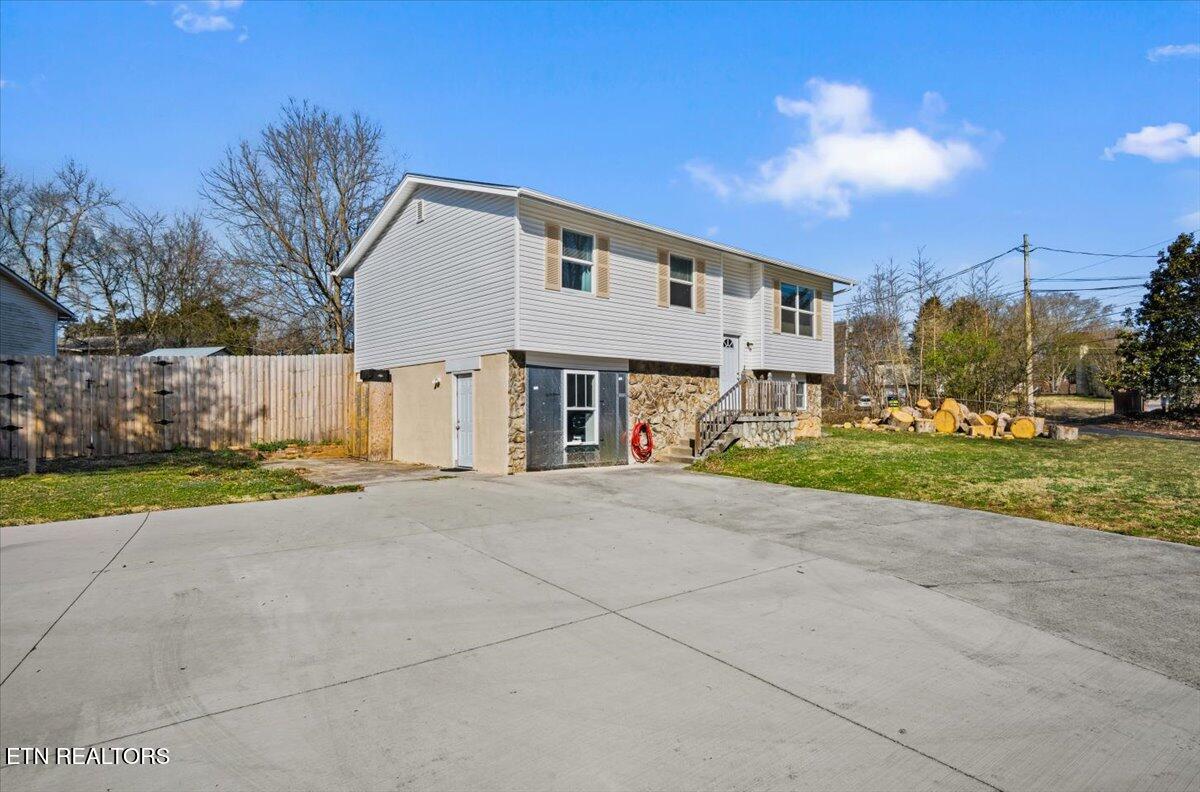 2615 Moccasin Lane Property Photo 3