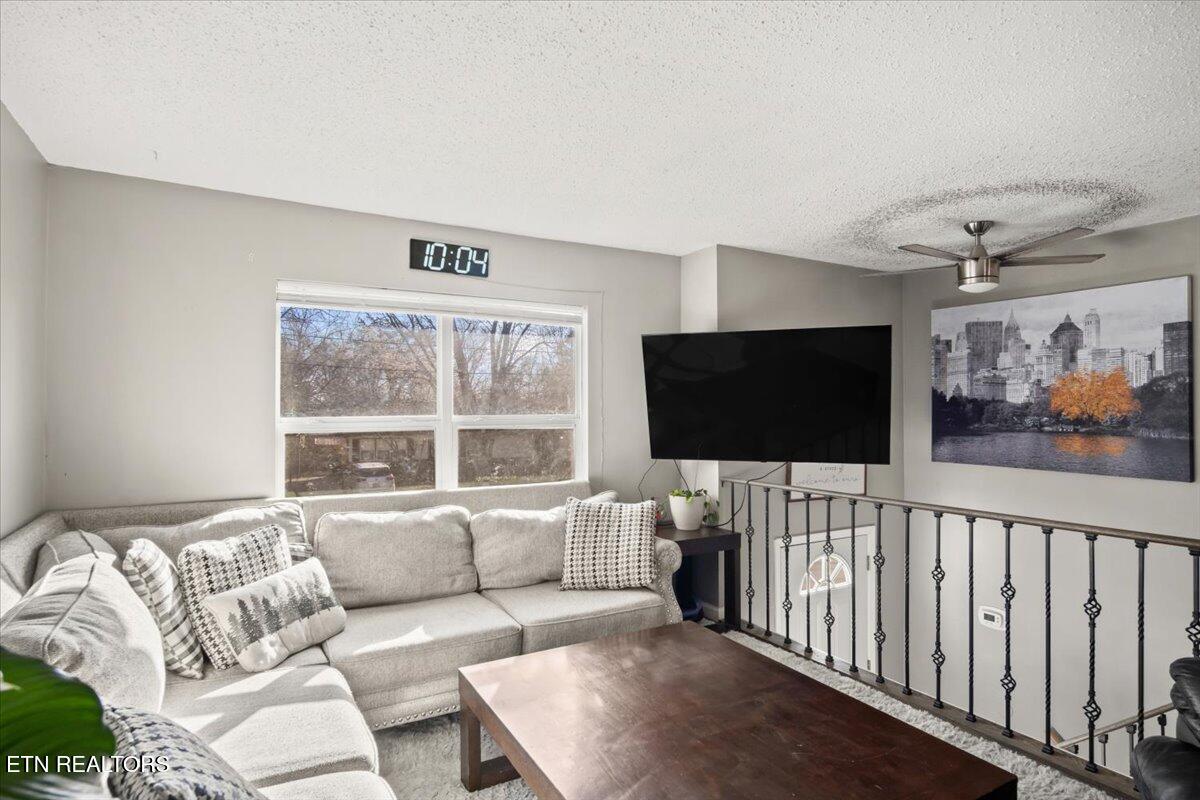 2615 Moccasin Lane Property Photo 6