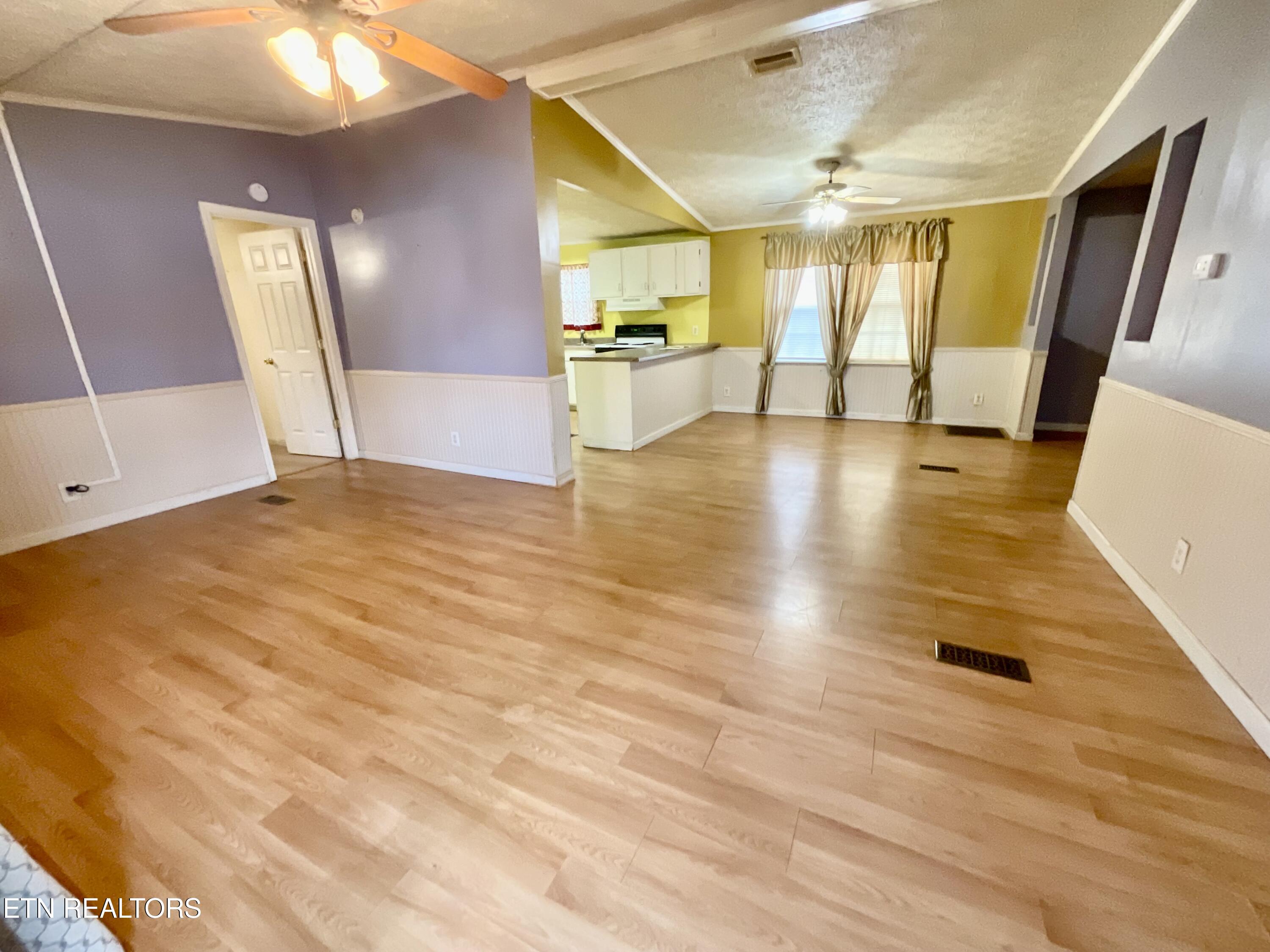 203 Pinedale Street St Property Photo 4