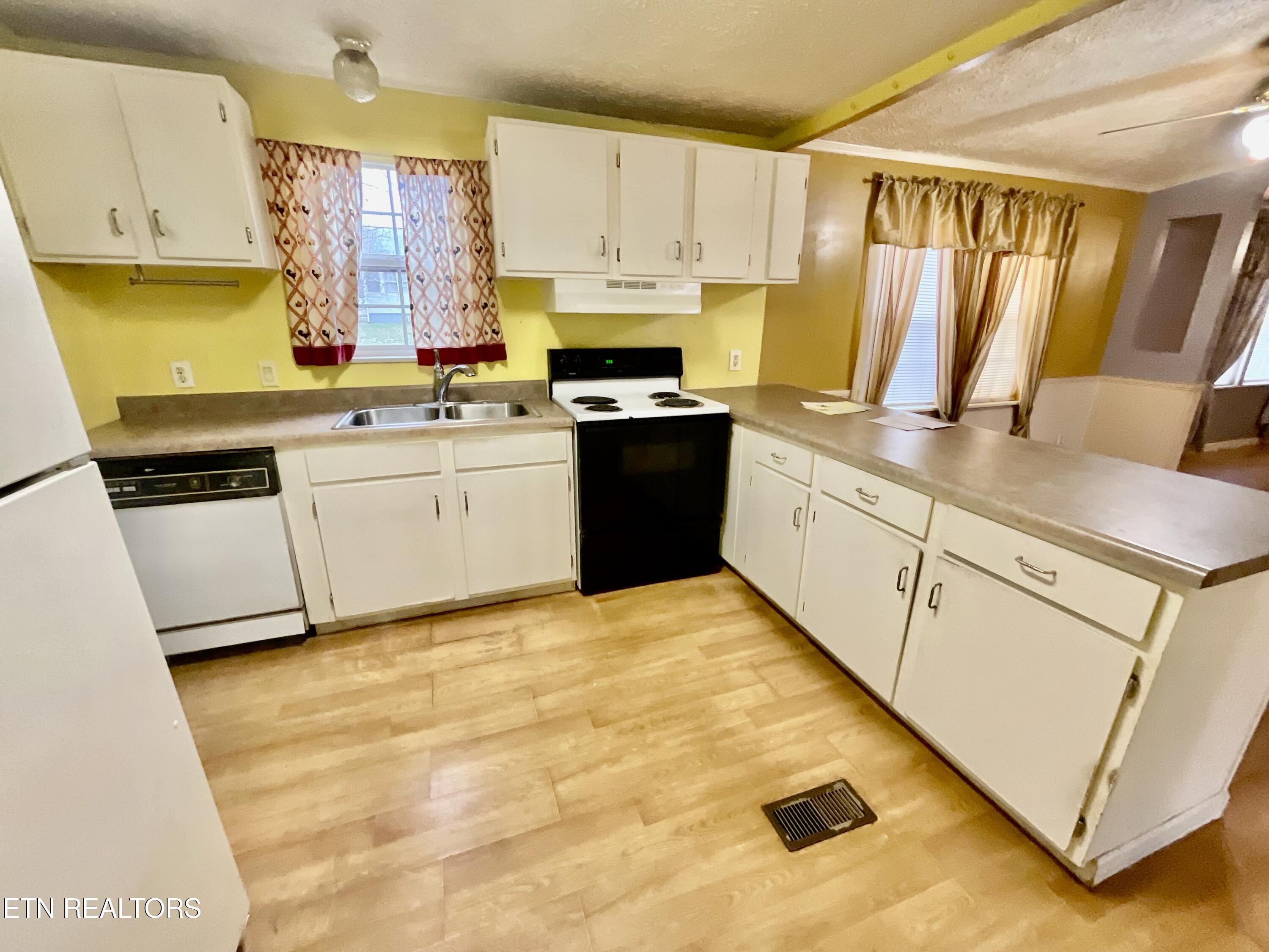 203 Pinedale Street St Property Photo 13