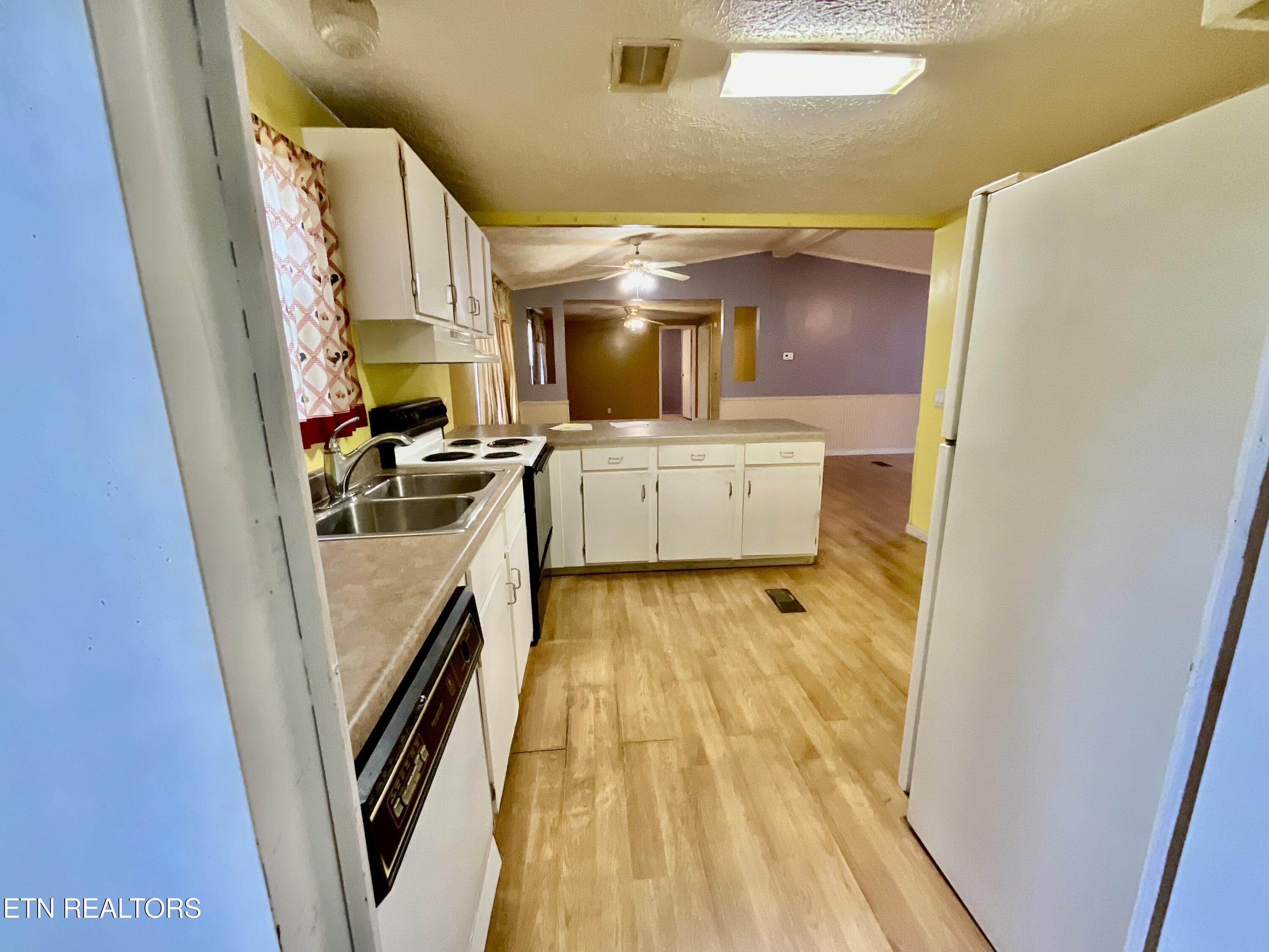 203 Pinedale Street St Property Photo 14
