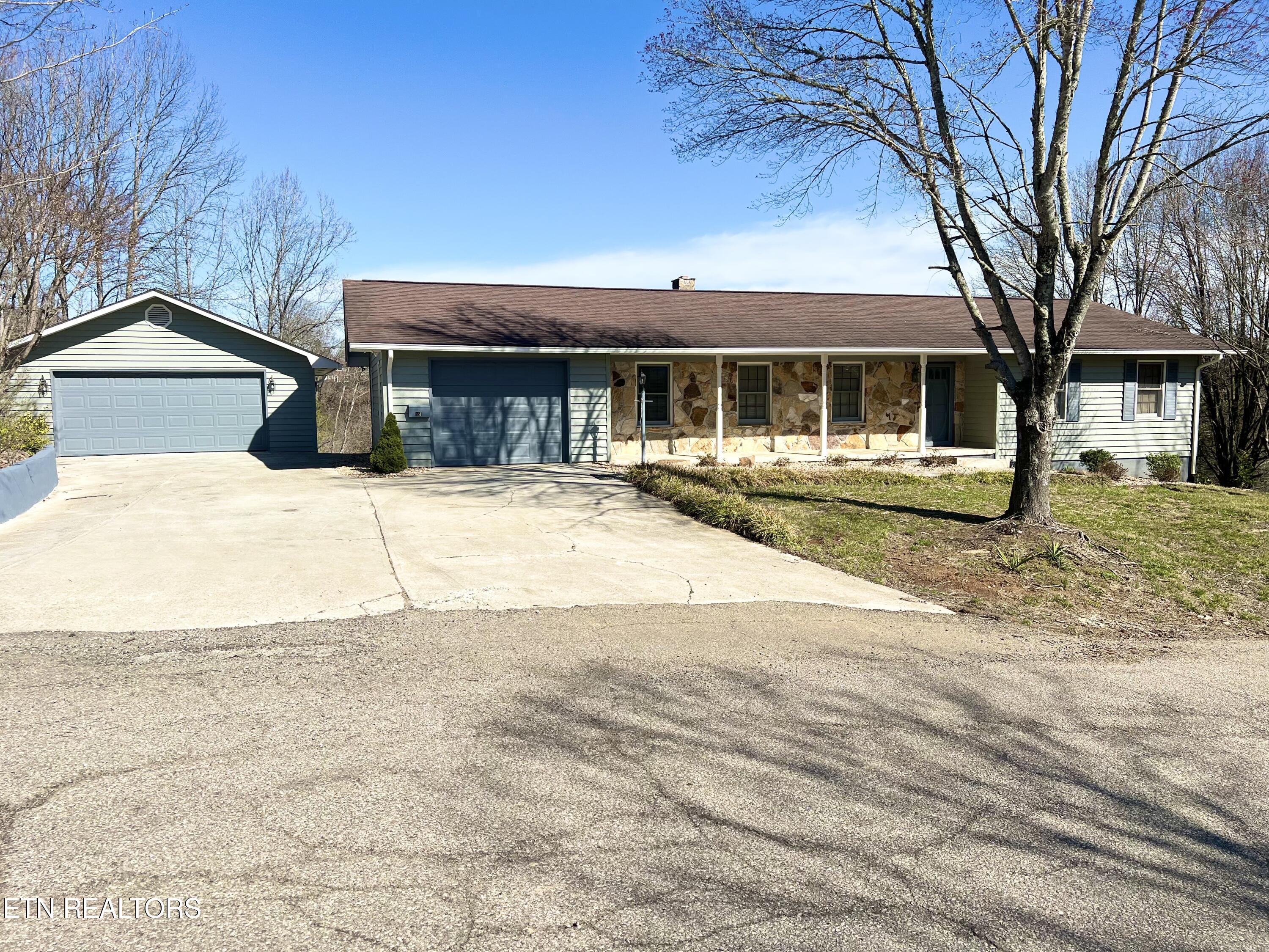 861 Hilltop Drive Property Photo 1