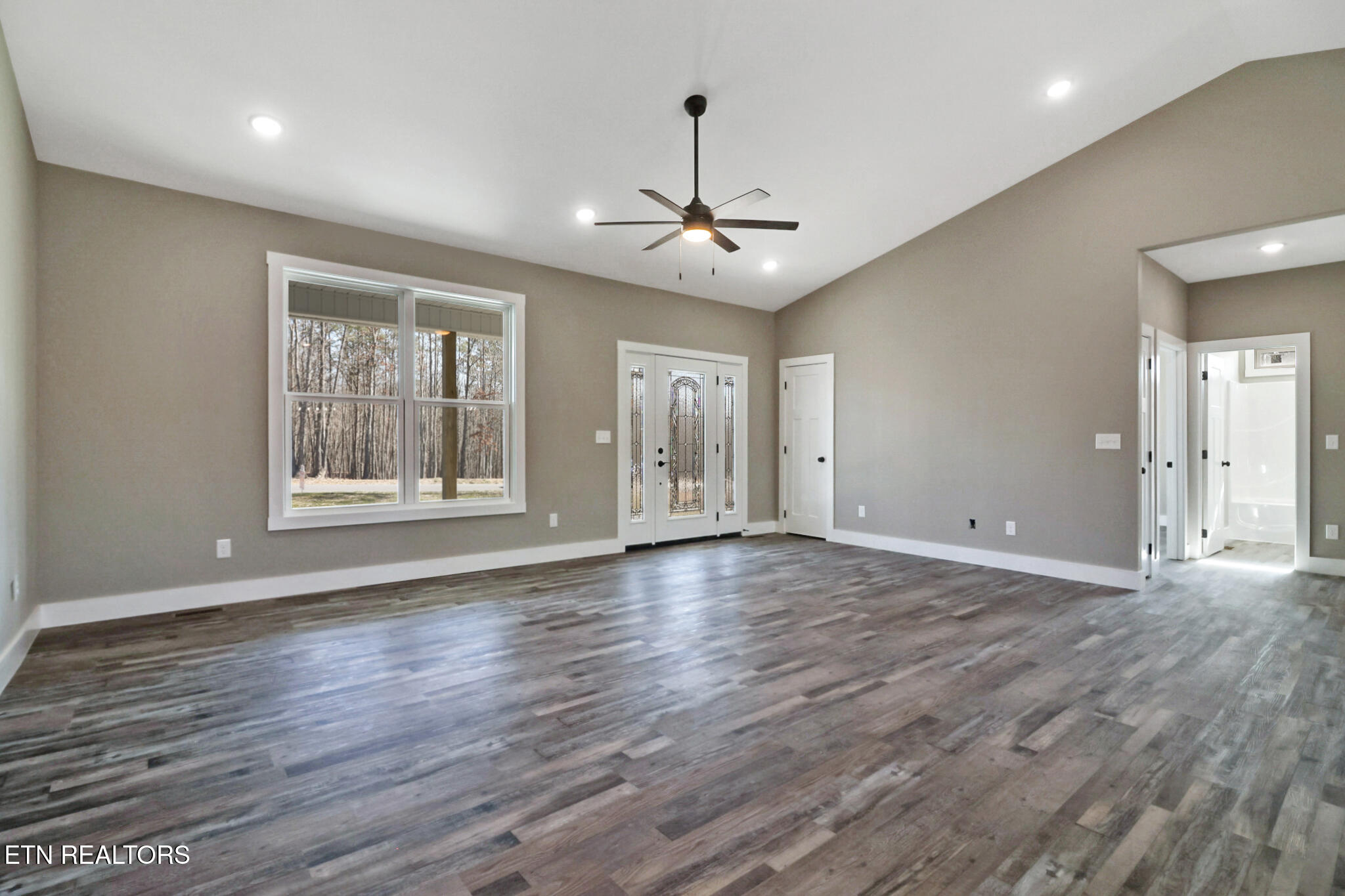 108 Creekview Court Property Photo 7