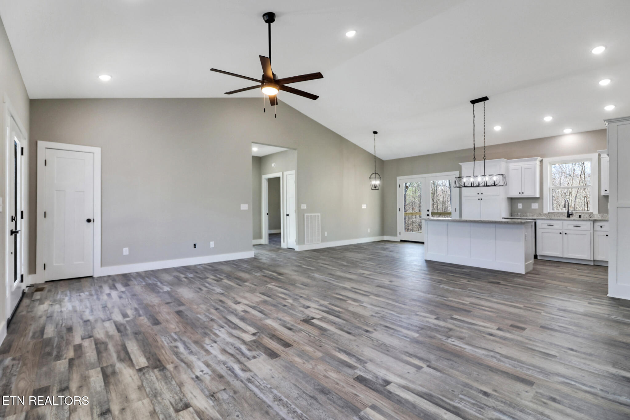 108 Creekview Court Property Photo 8