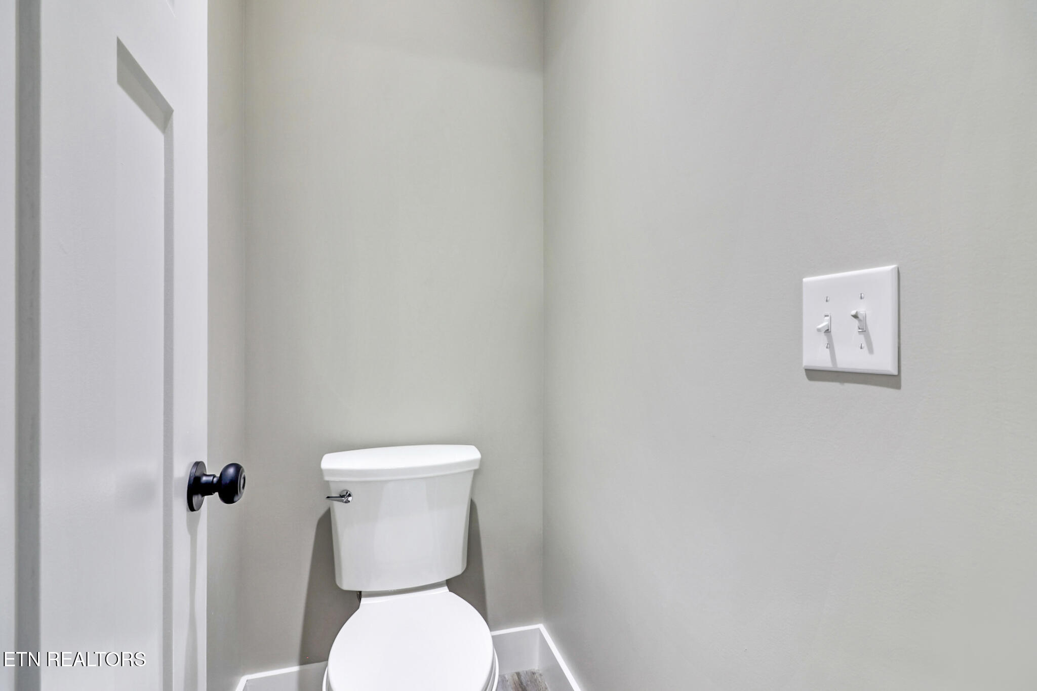 108 Creekview Court Property Photo 21